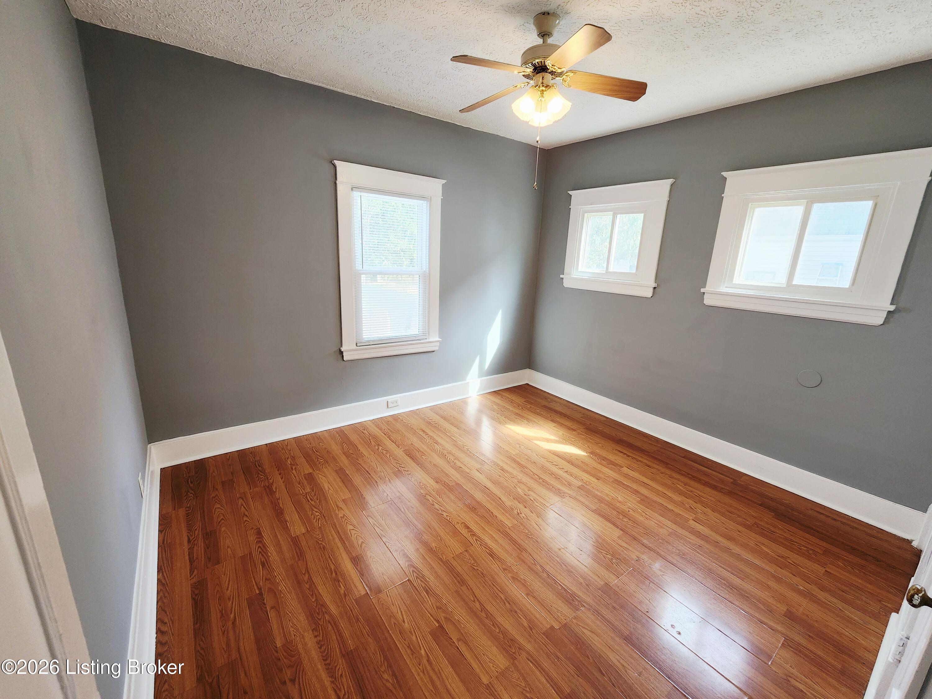 337 W Kenwood Way