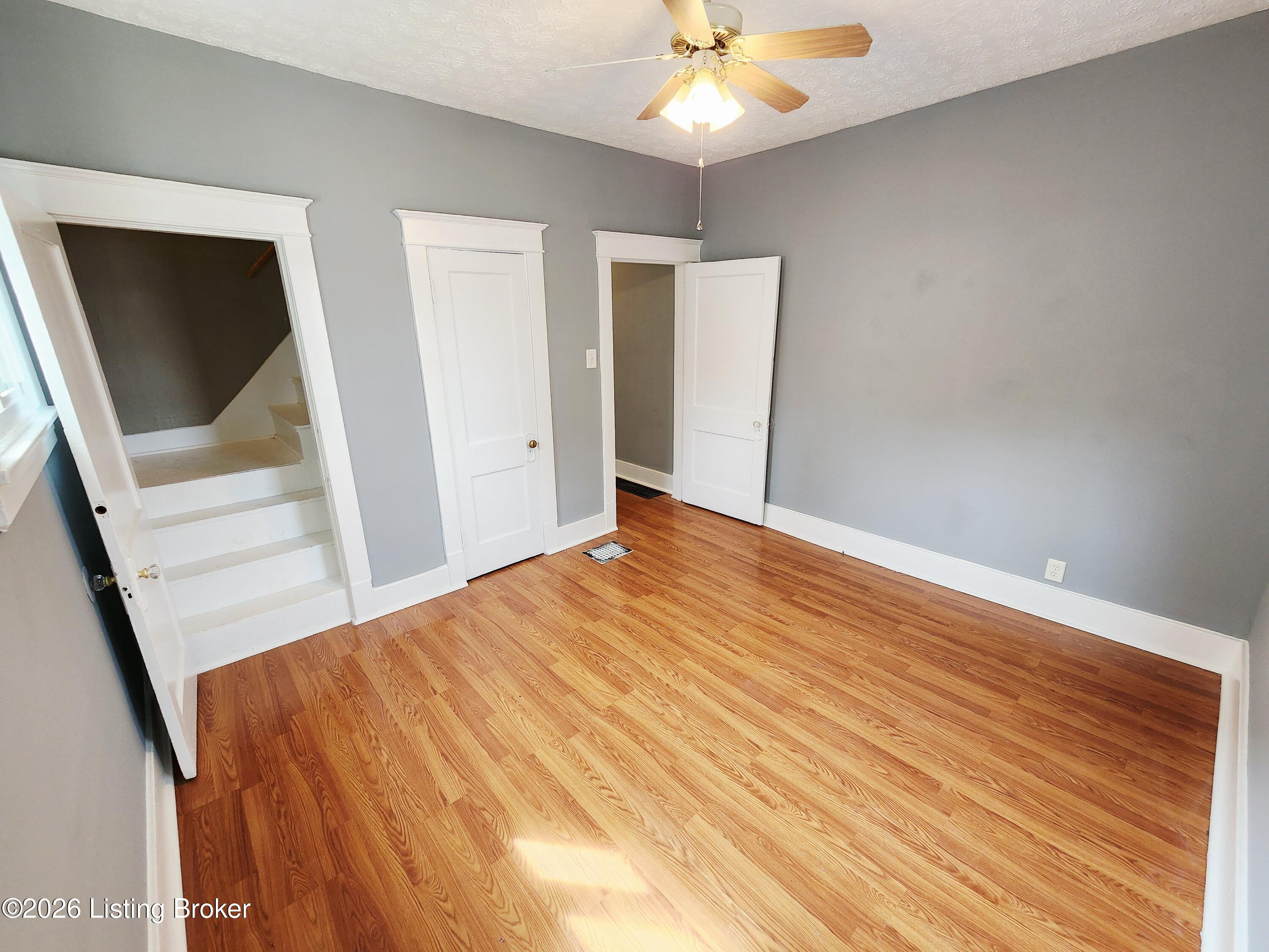 337 W Kenwood Way