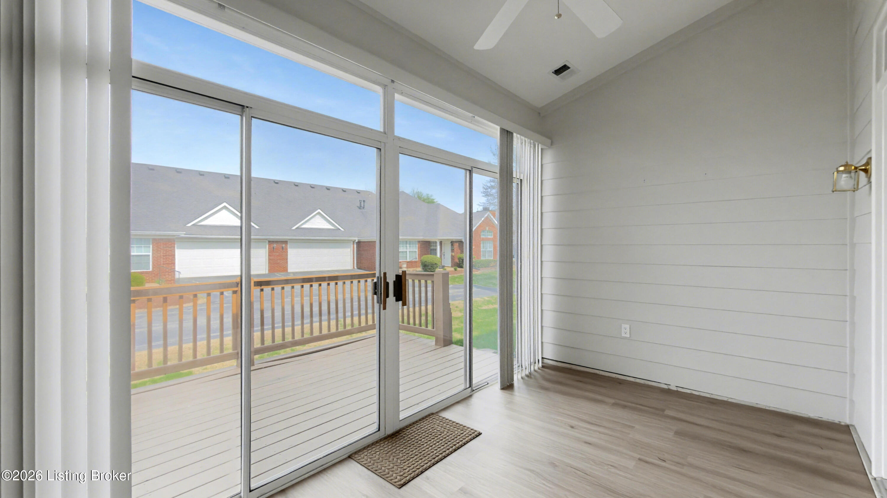 10517 Sawyer Pl