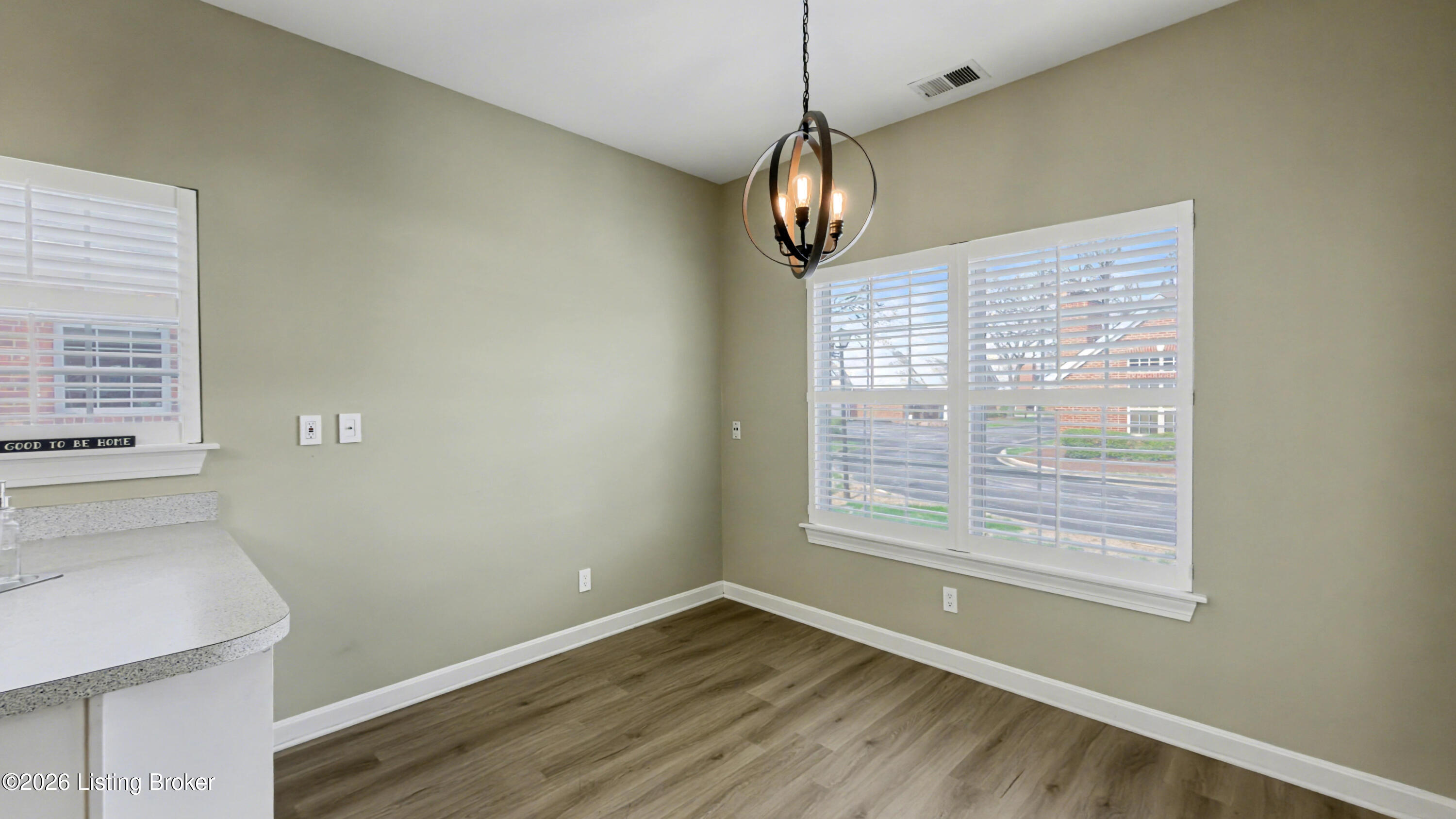 10517 Sawyer Pl