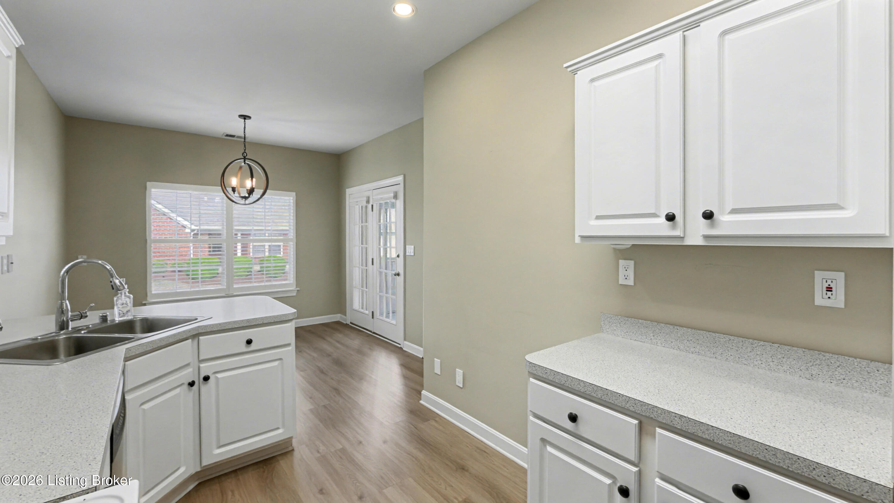 10517 Sawyer Pl