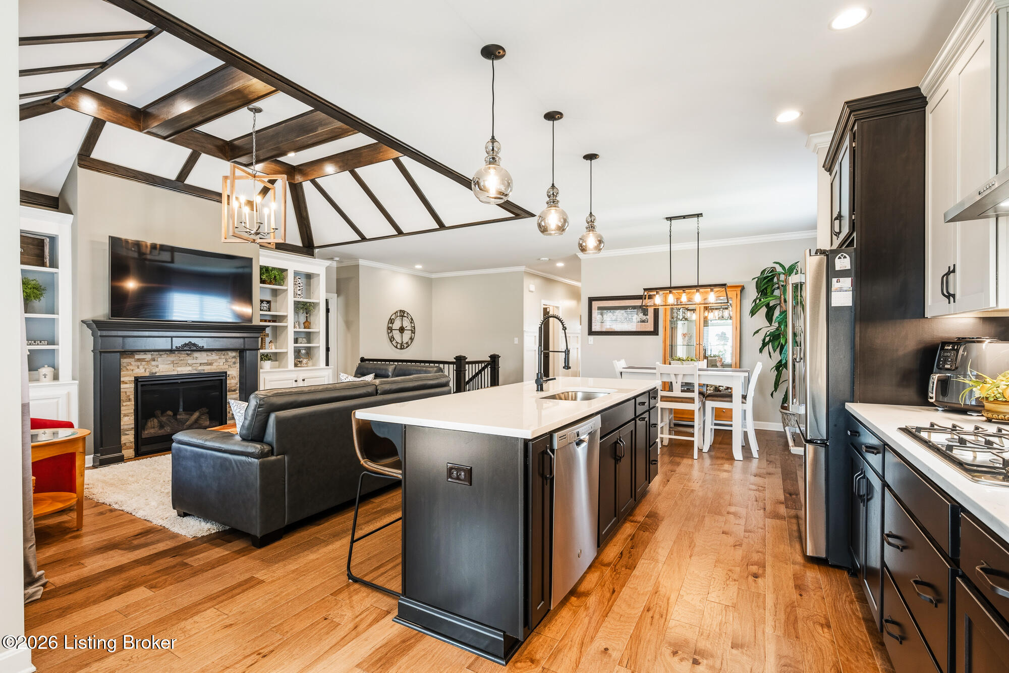 2421 Middle Creek Ct