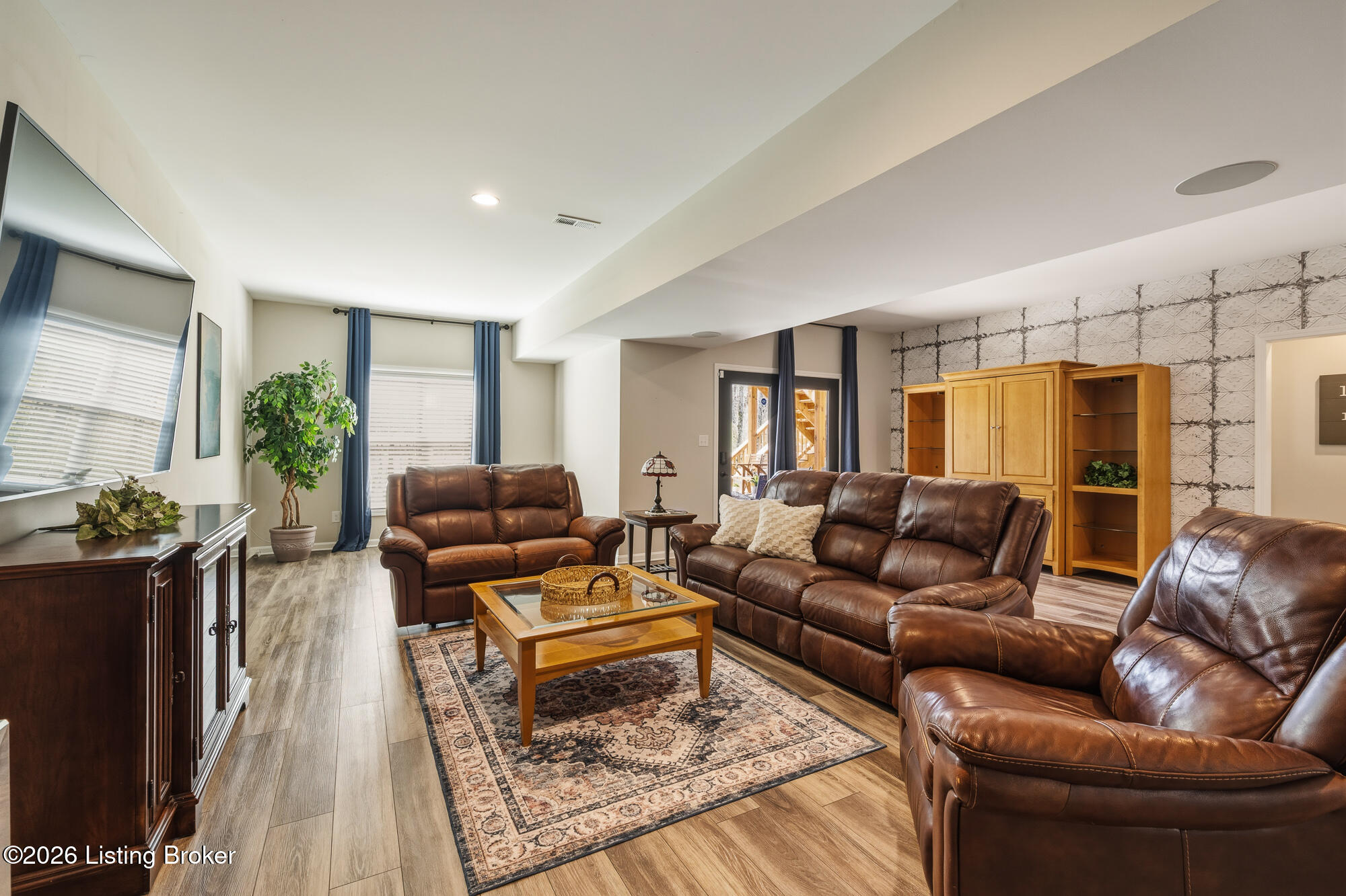 2421 Middle Creek Ct