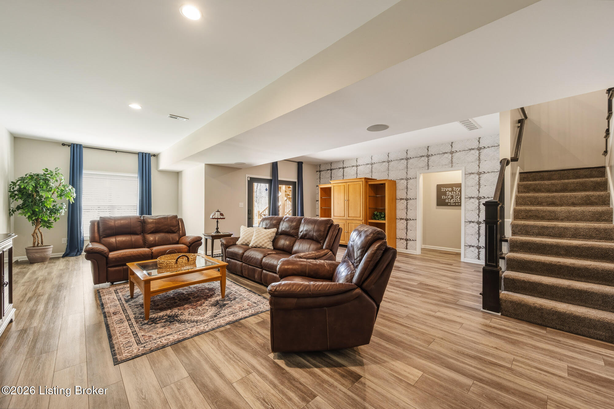 2421 Middle Creek Ct