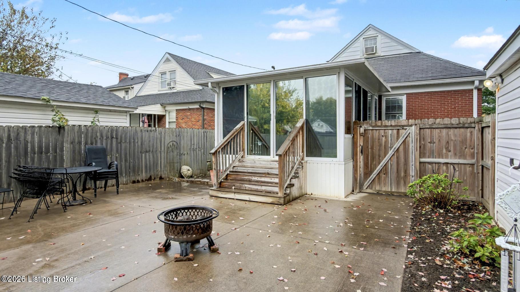 2438 Bradley Ave