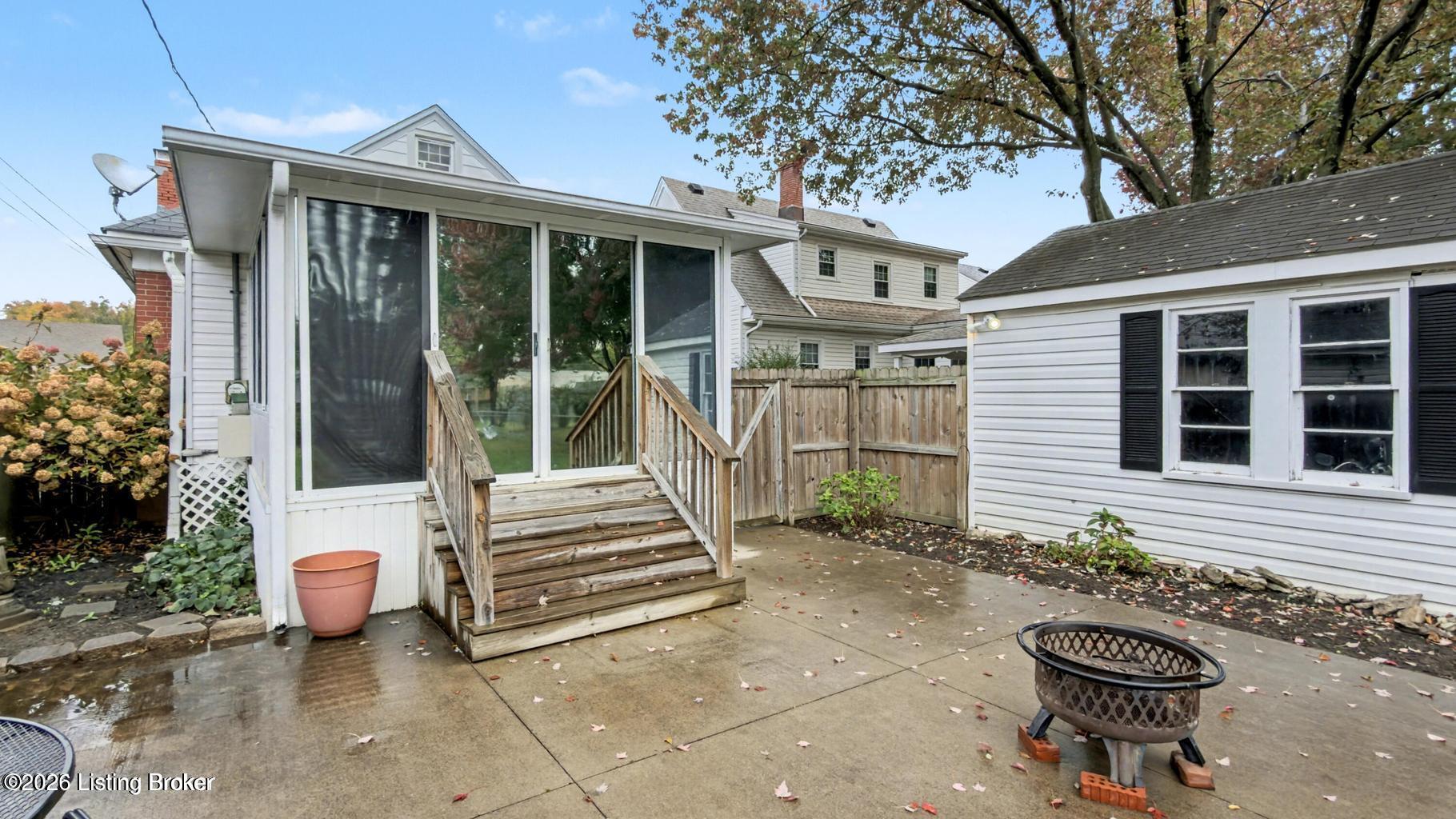 2438 Bradley Ave