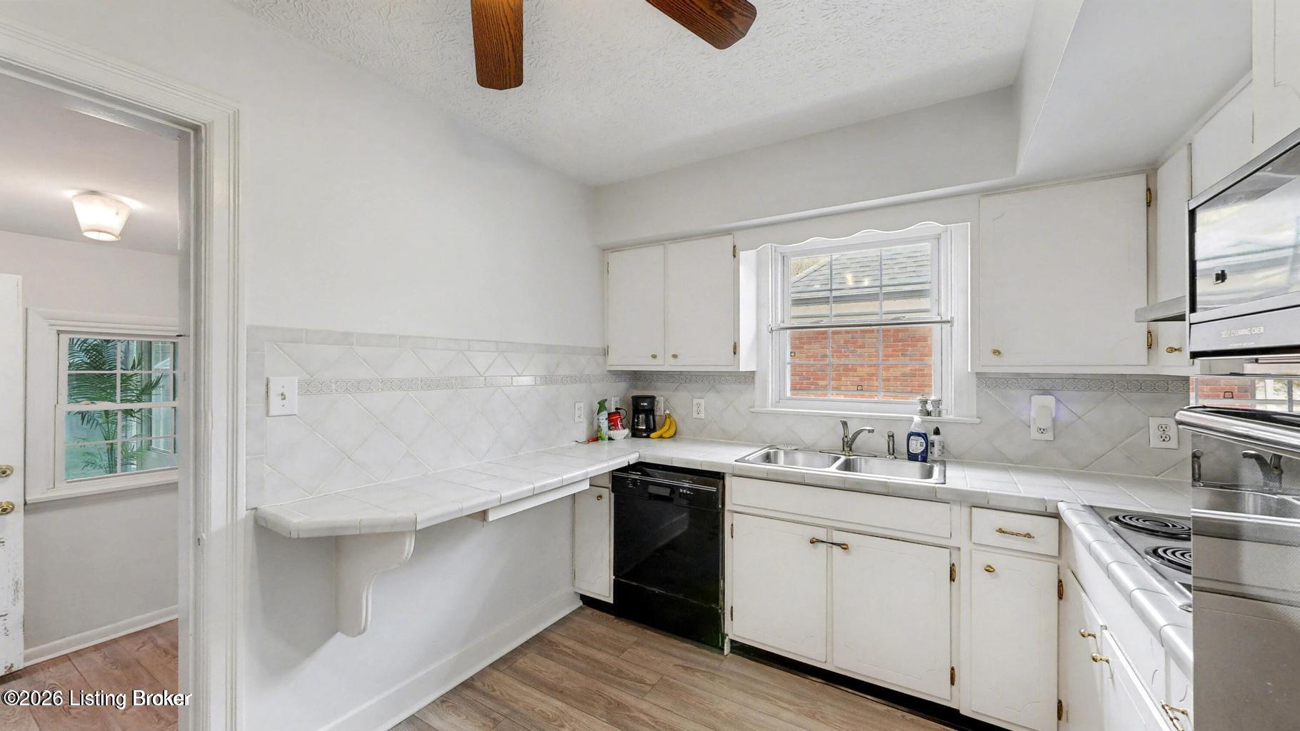 2438 Bradley Ave