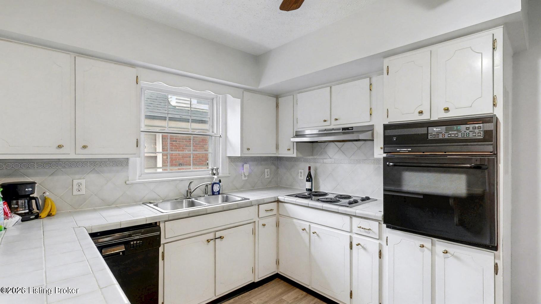 2438 Bradley Ave