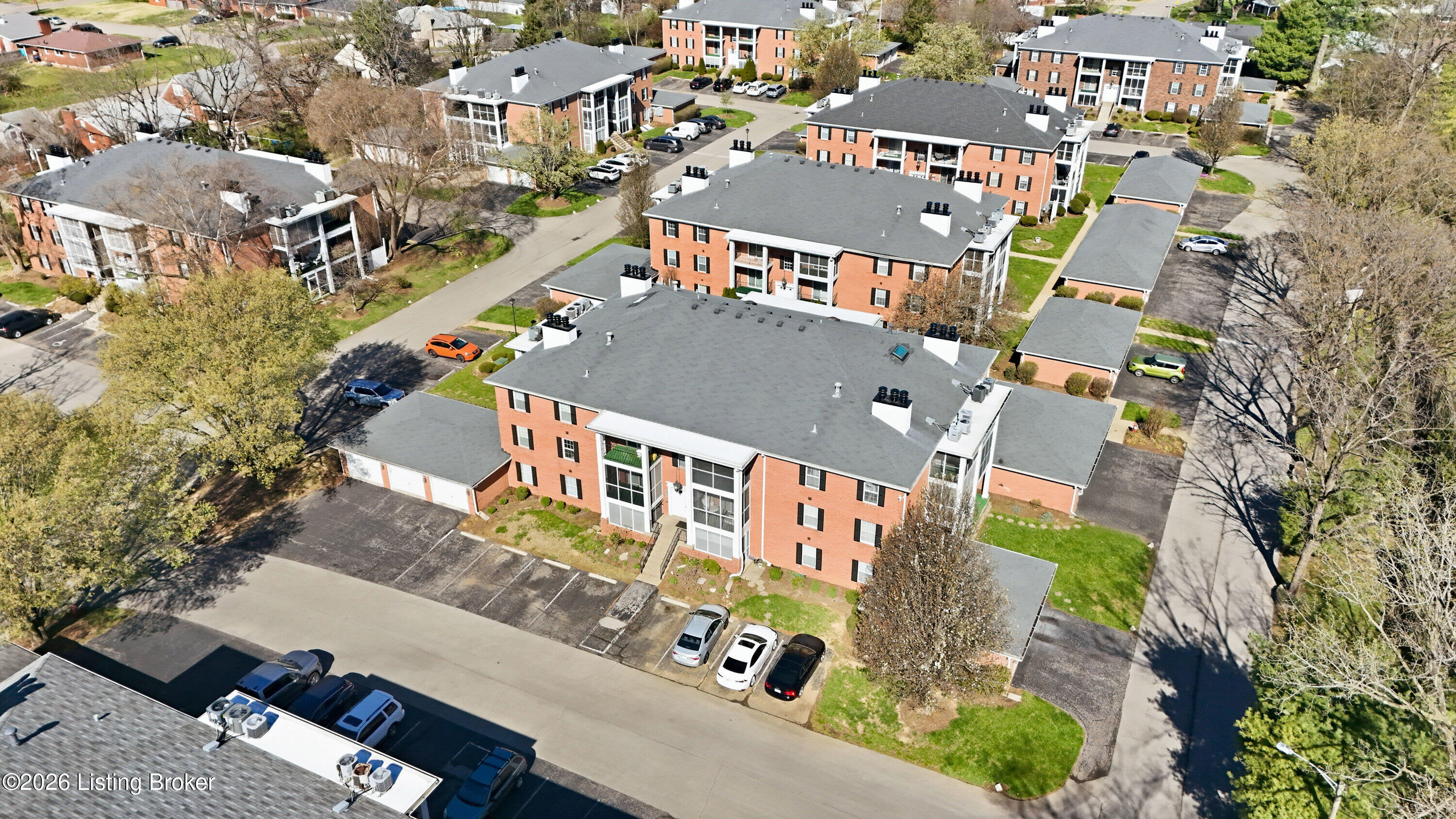 906 Donard Park Ave