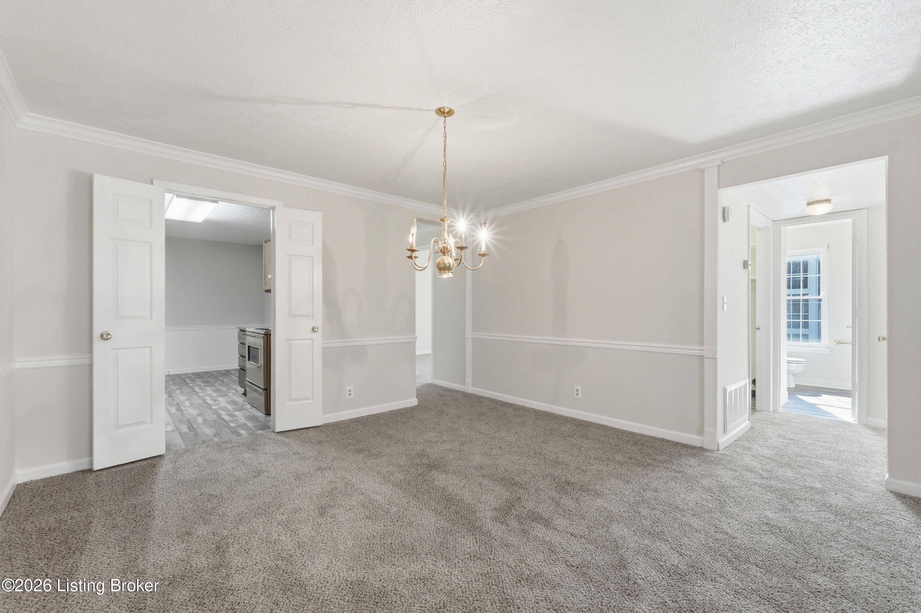 906 Donard Park Ave