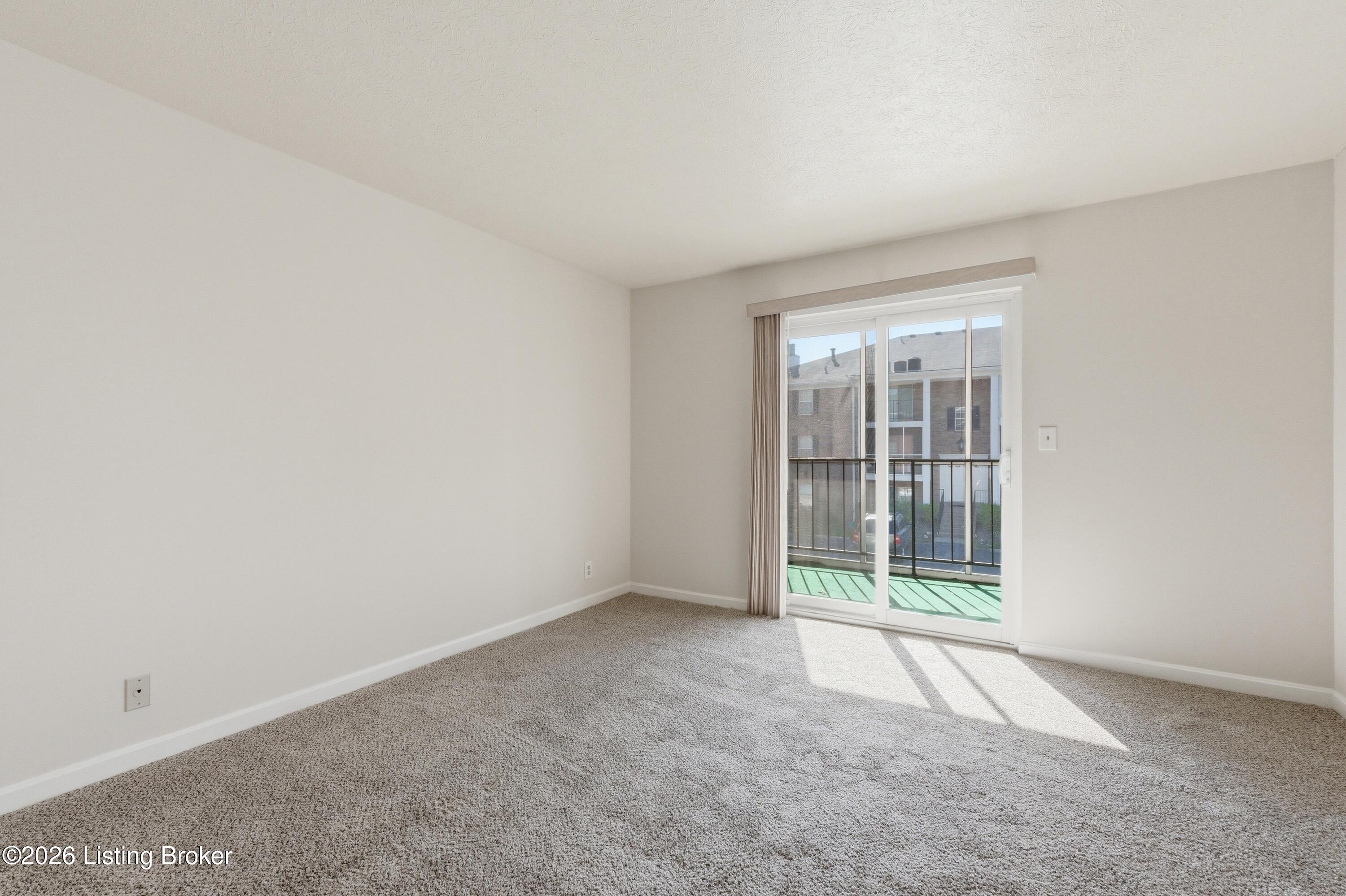 906 Donard Park Ave