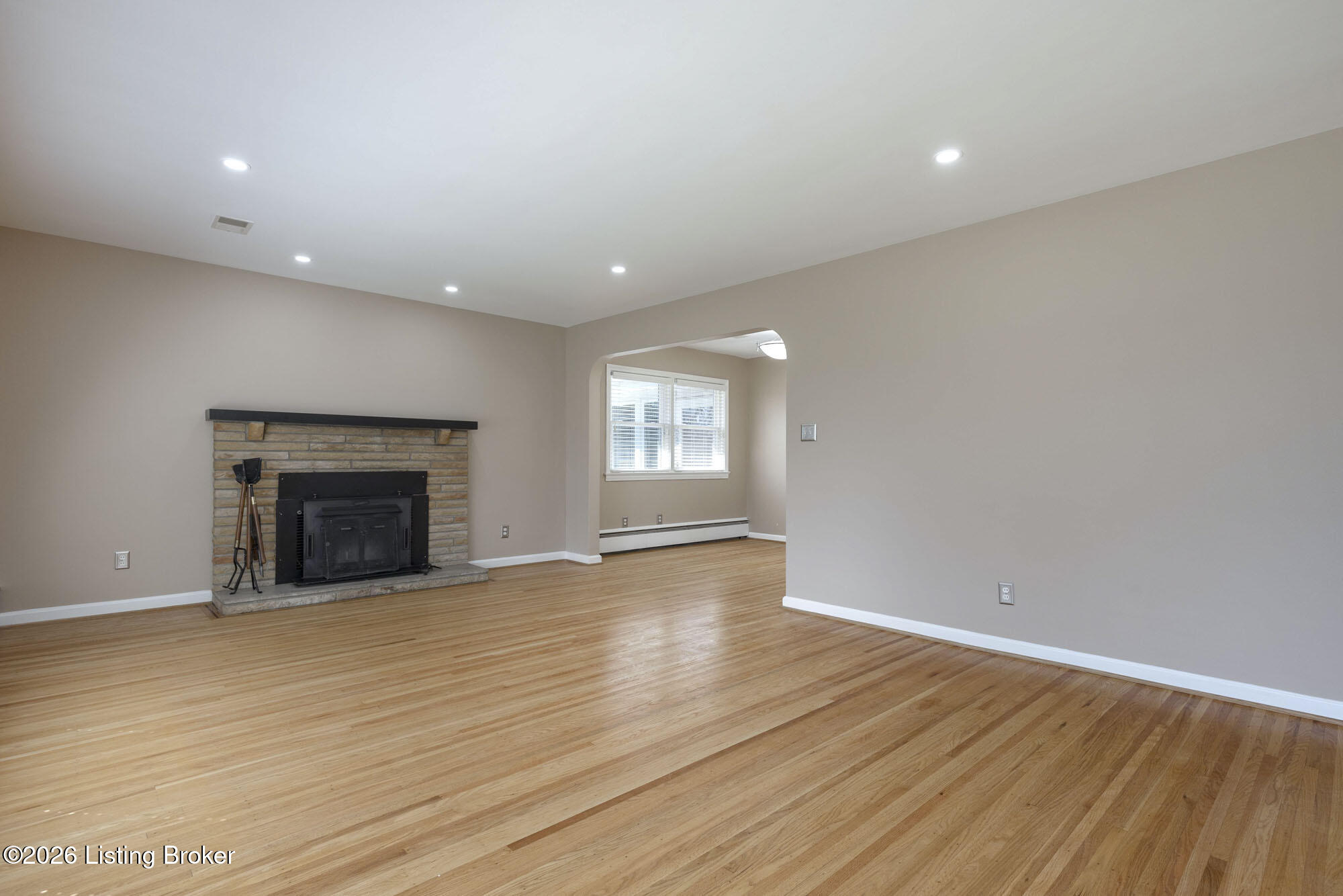 3108 Hewitt Ave