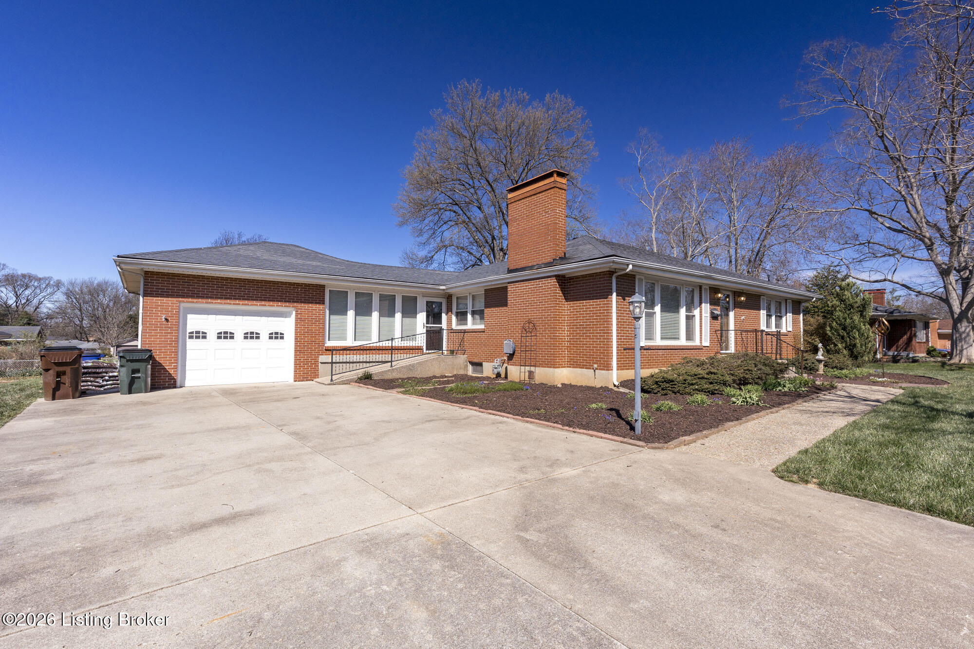 3108 Hewitt Ave