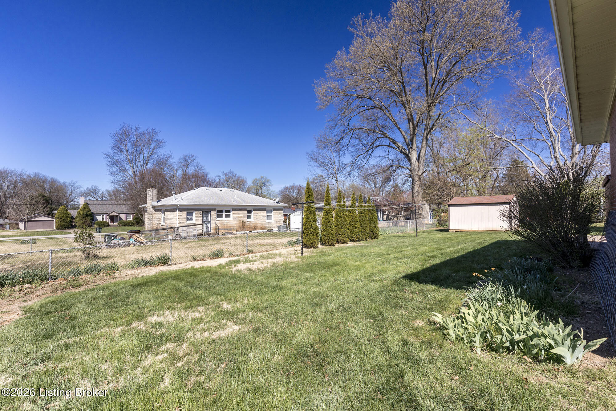 3108 Hewitt Ave