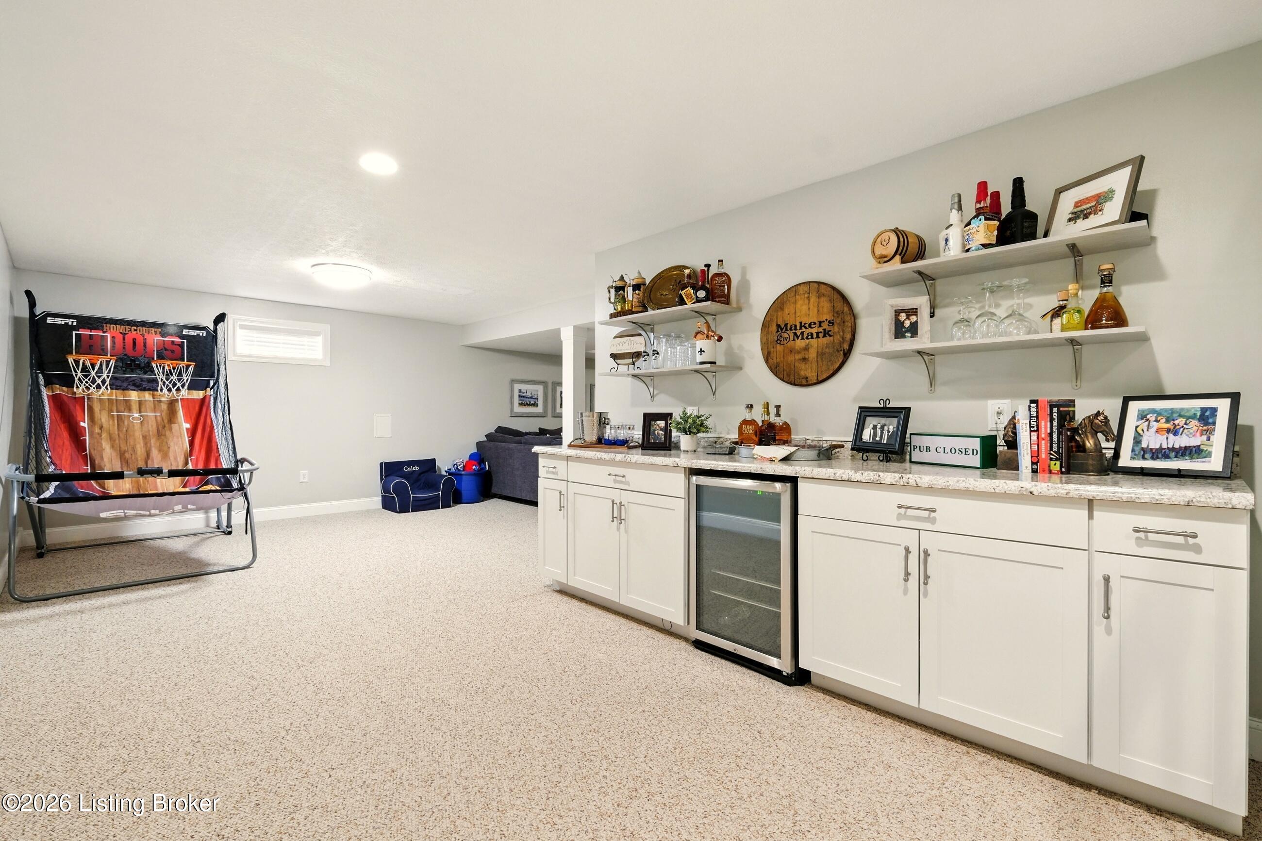 811 Foxfire Dr