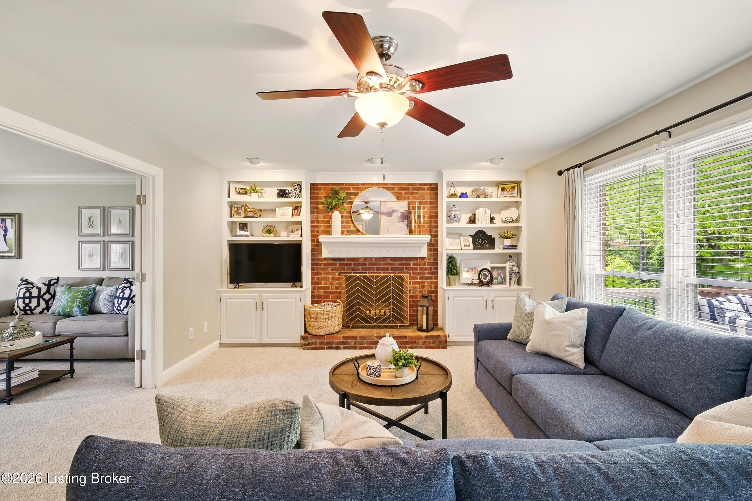 811 Foxfire Dr