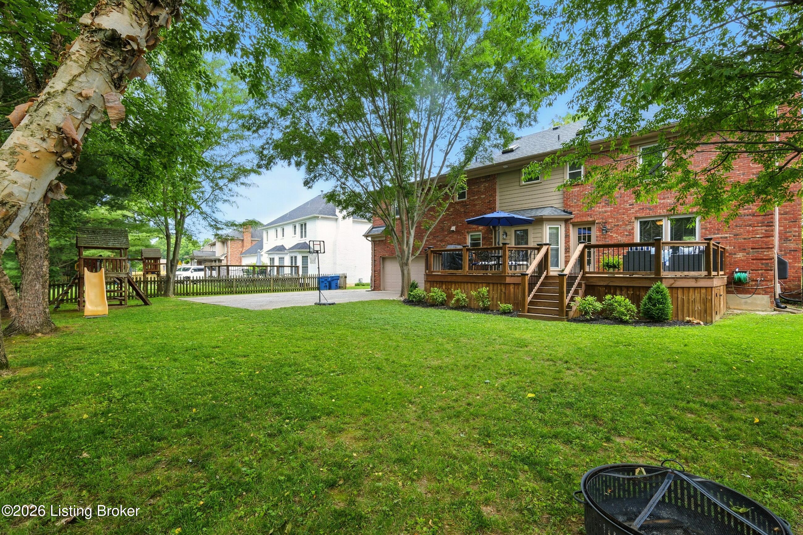 811 Foxfire Dr