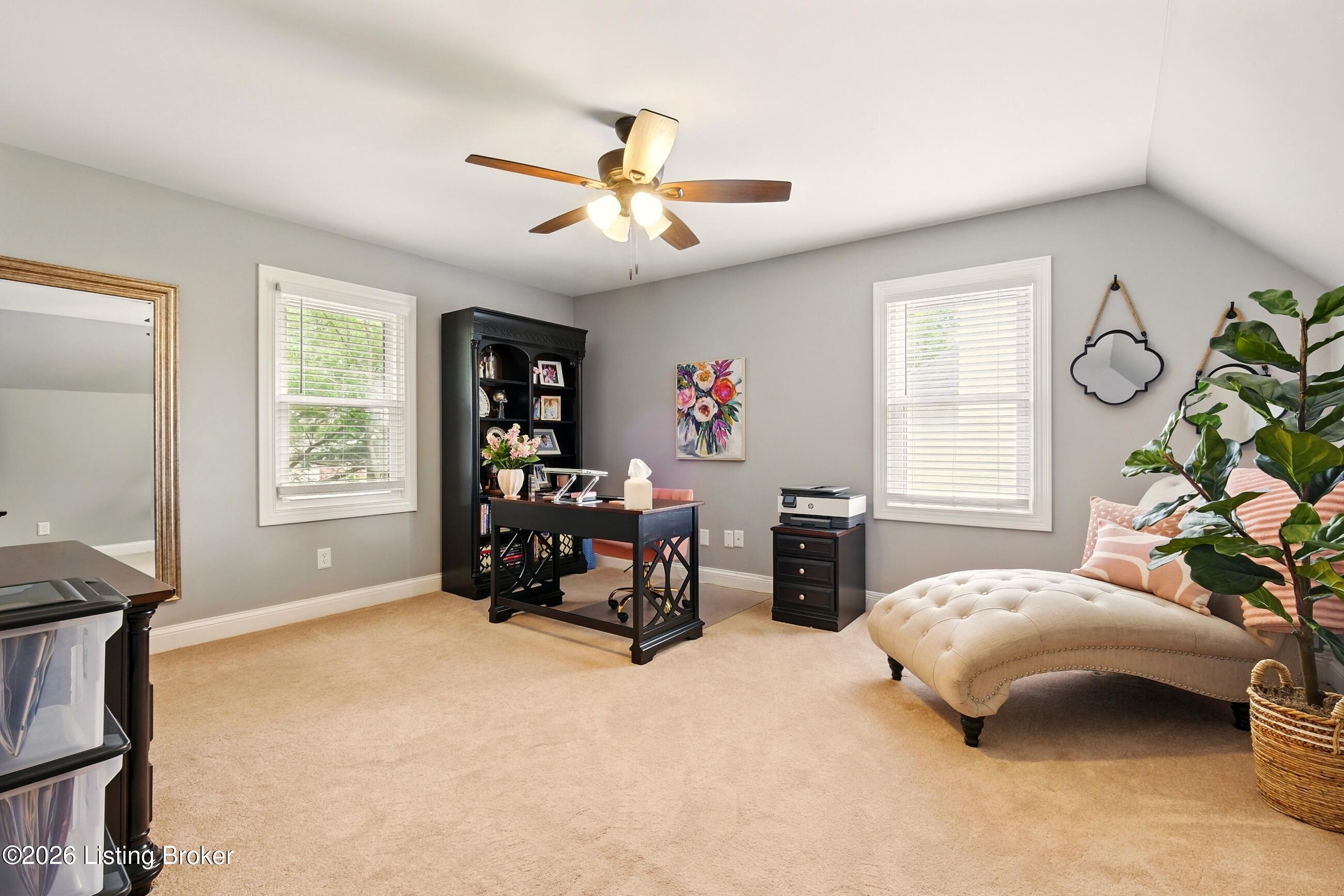 811 Foxfire Dr