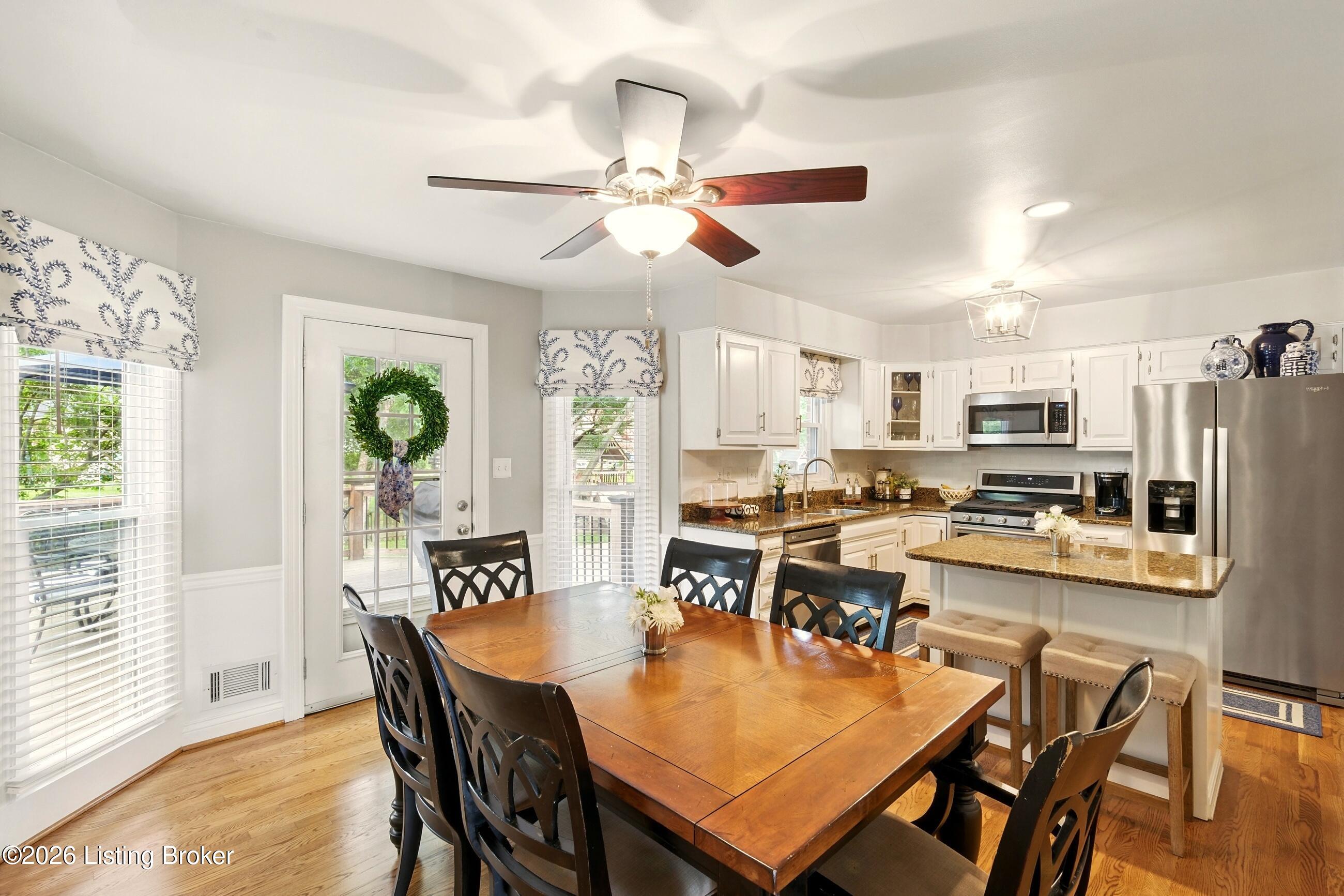 811 Foxfire Dr