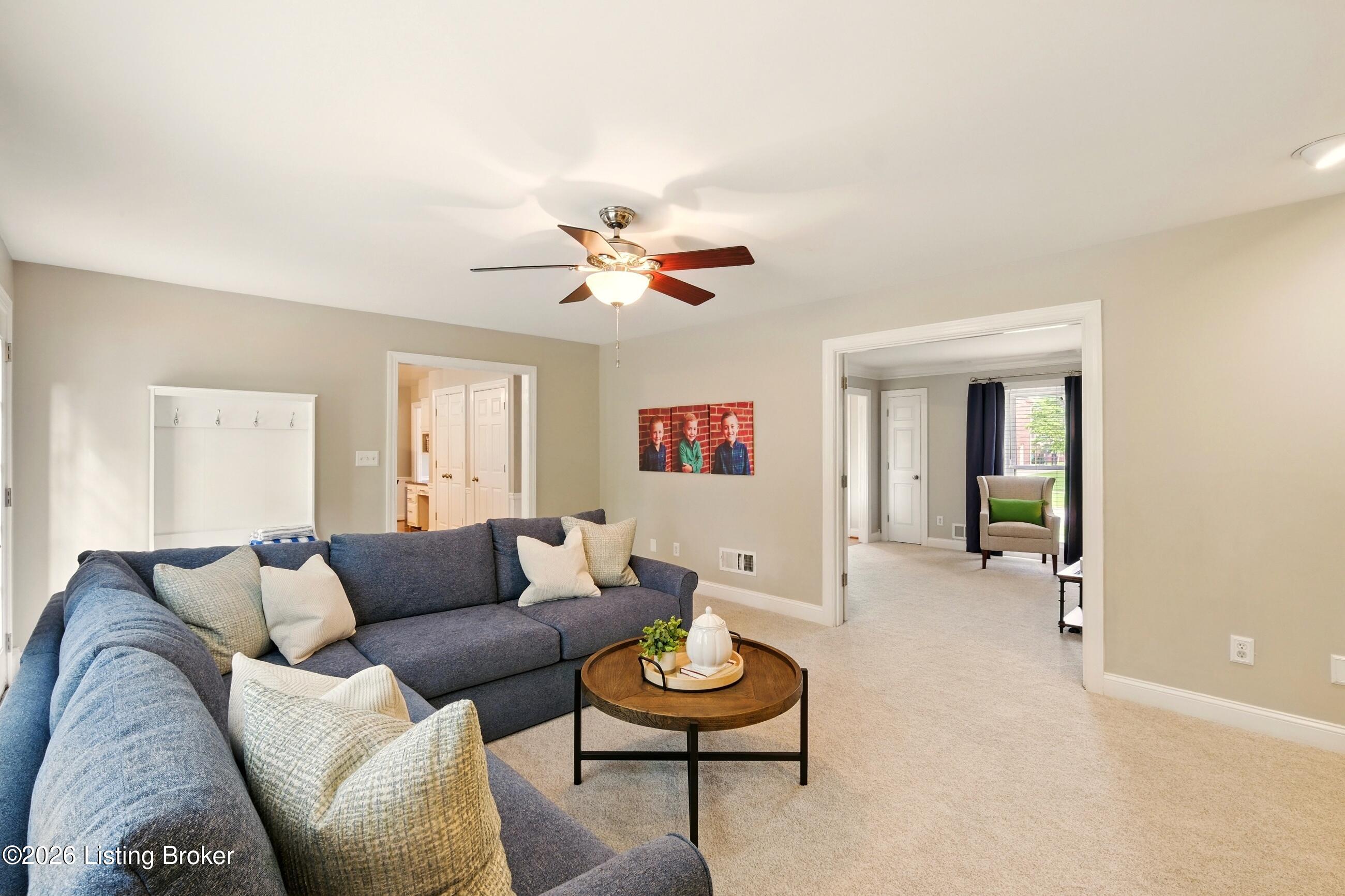 811 Foxfire Dr