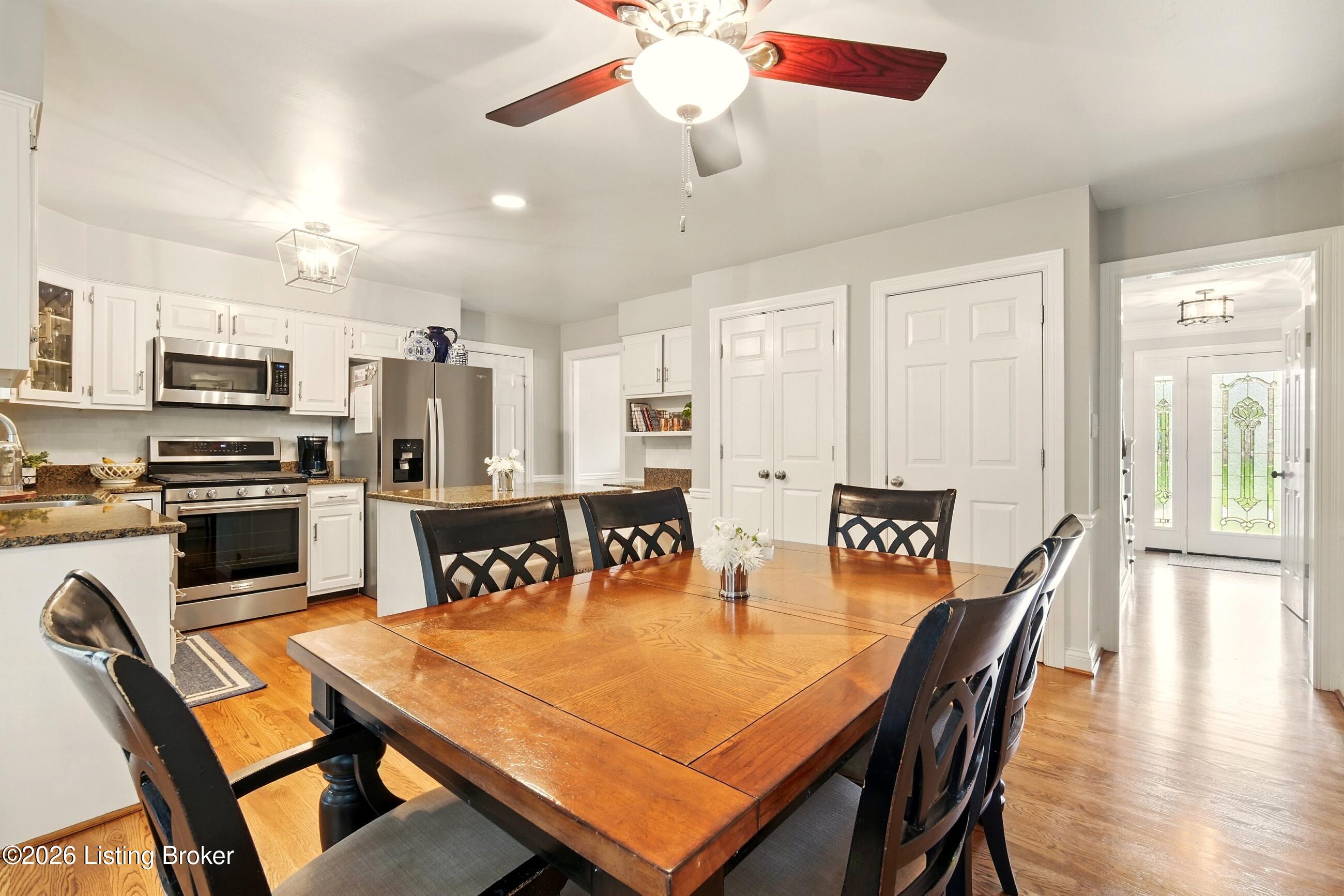 811 Foxfire Dr