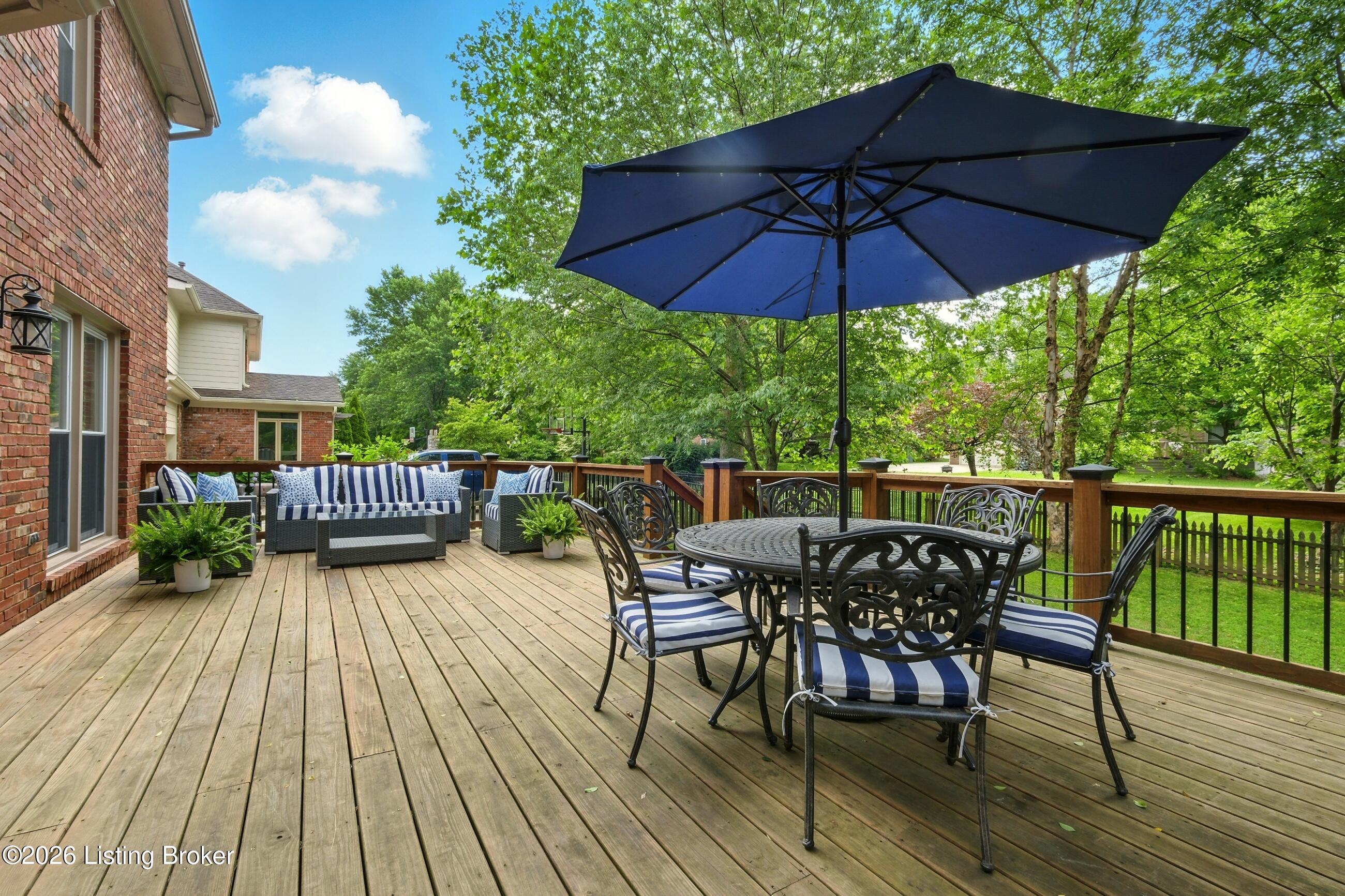 811 Foxfire Dr