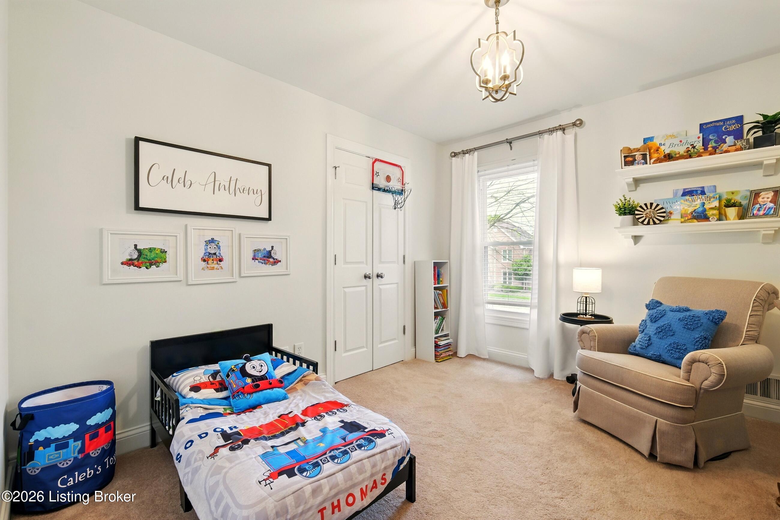 811 Foxfire Dr