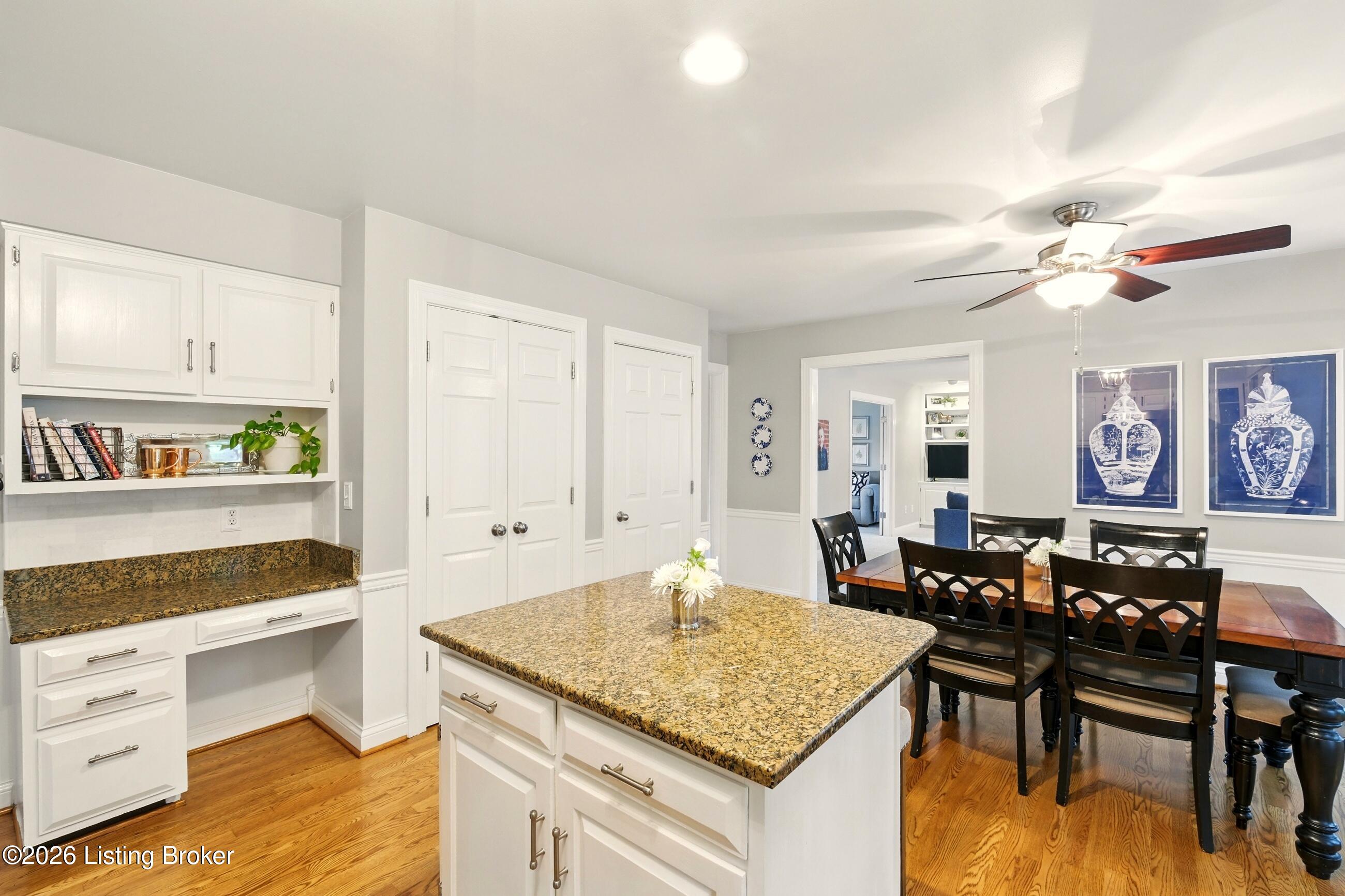 811 Foxfire Dr