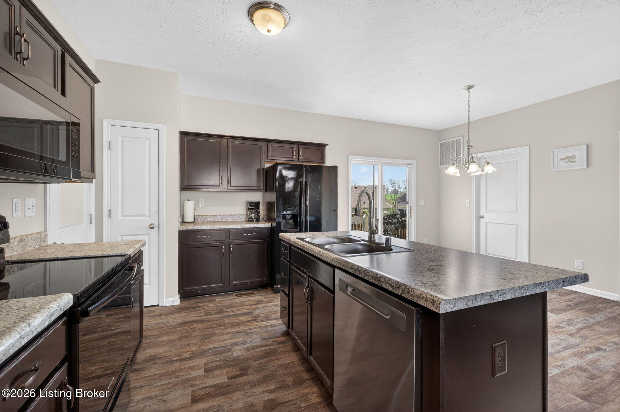 137 Spring Leaf Ct