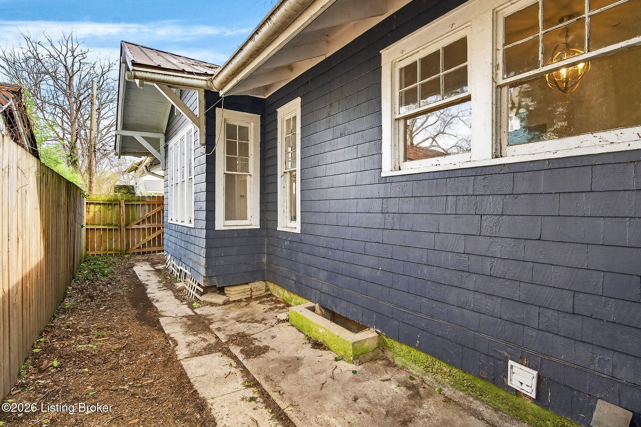 308 Steele St