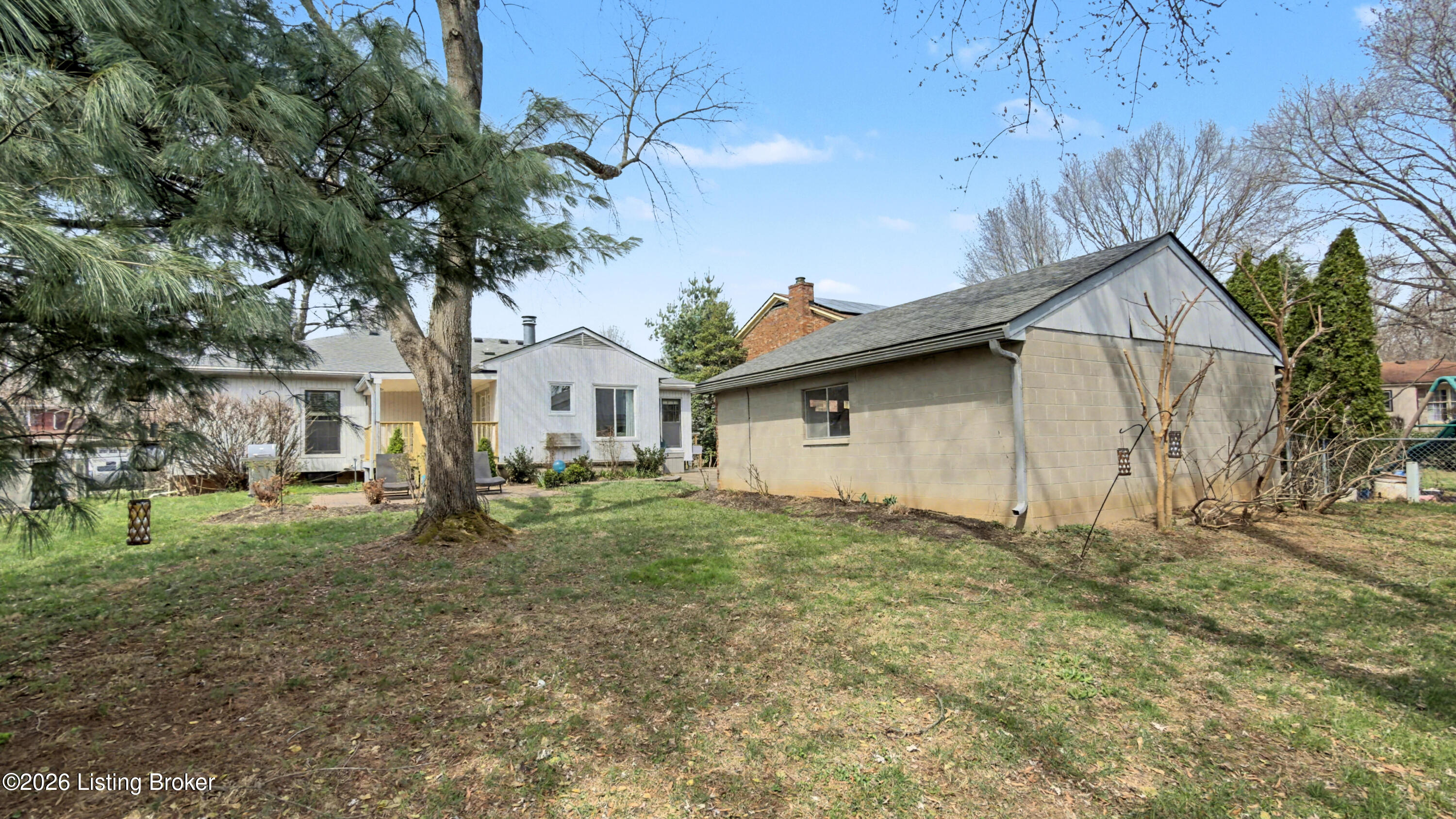 1304 Holsworth Ln