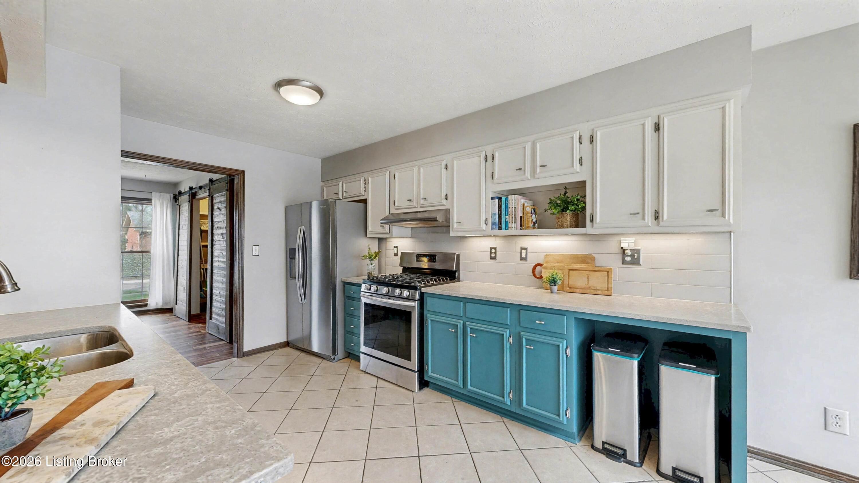 1304 Holsworth Ln