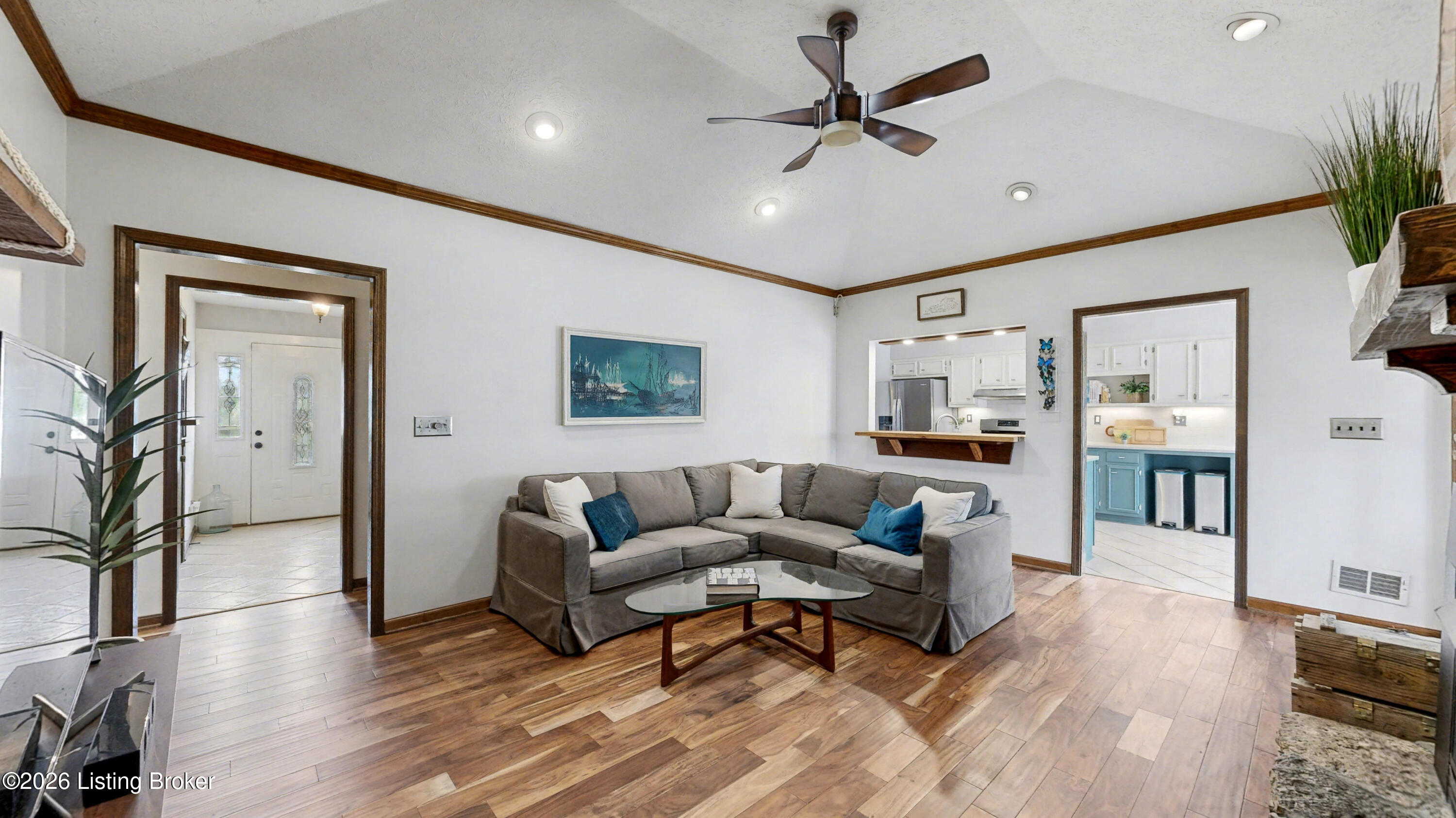 1304 Holsworth Ln