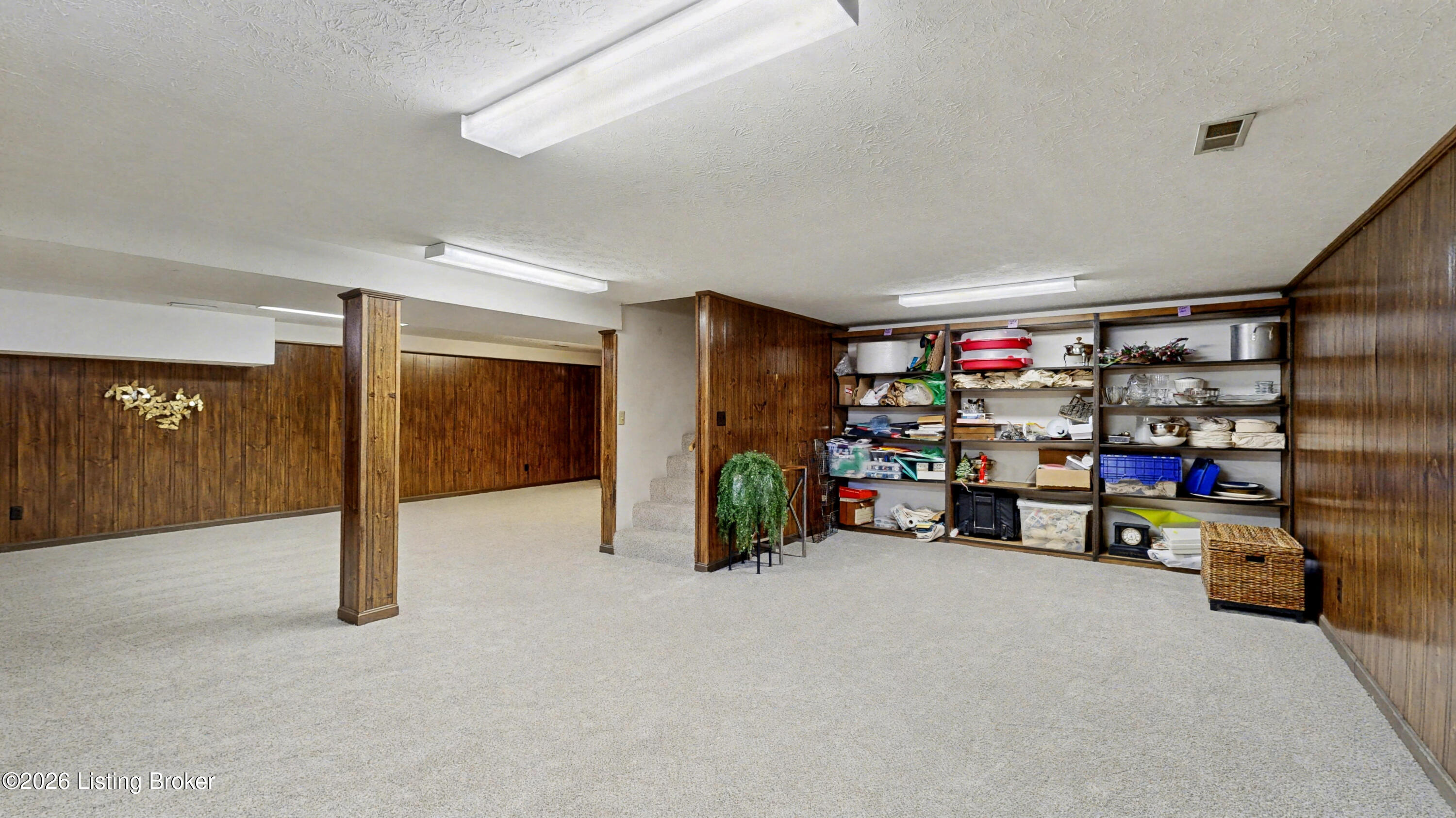 1304 Holsworth Ln