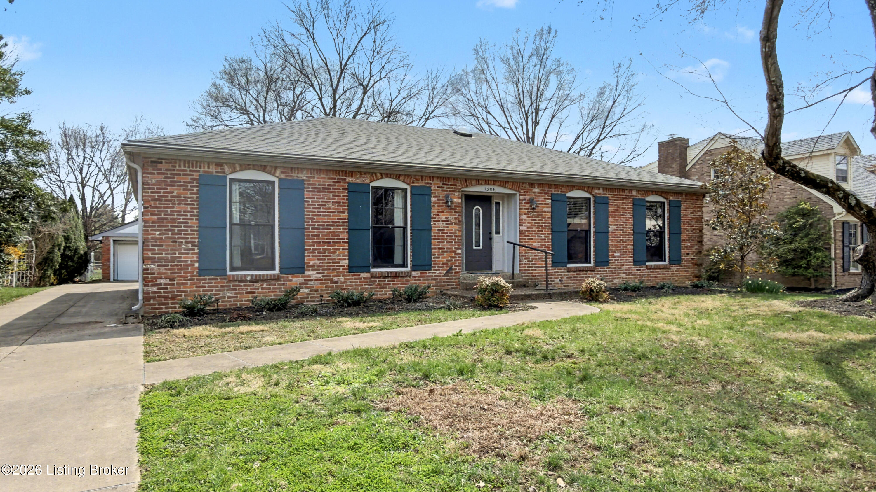 1304 Holsworth Ln