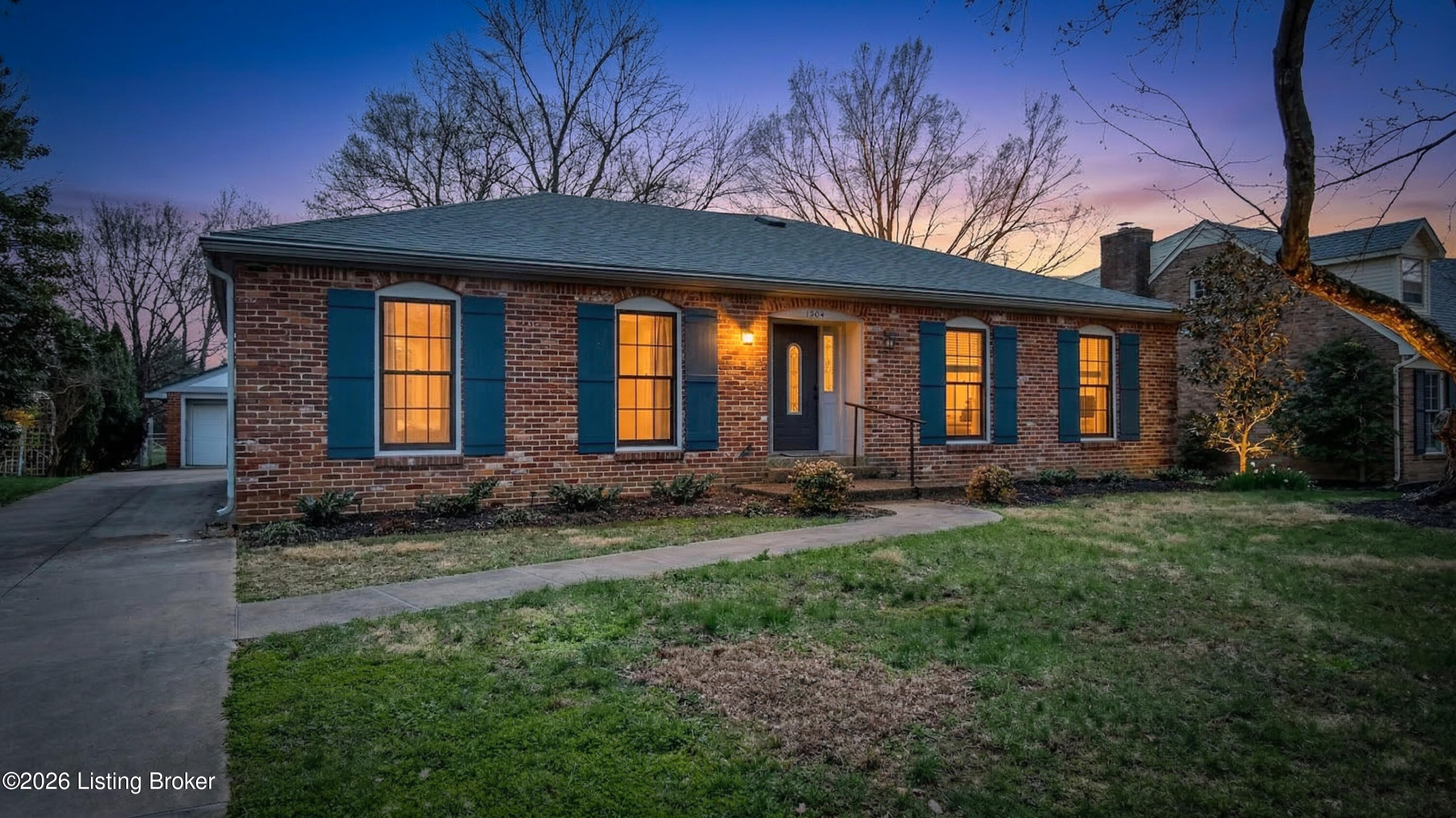 1304 Holsworth Ln