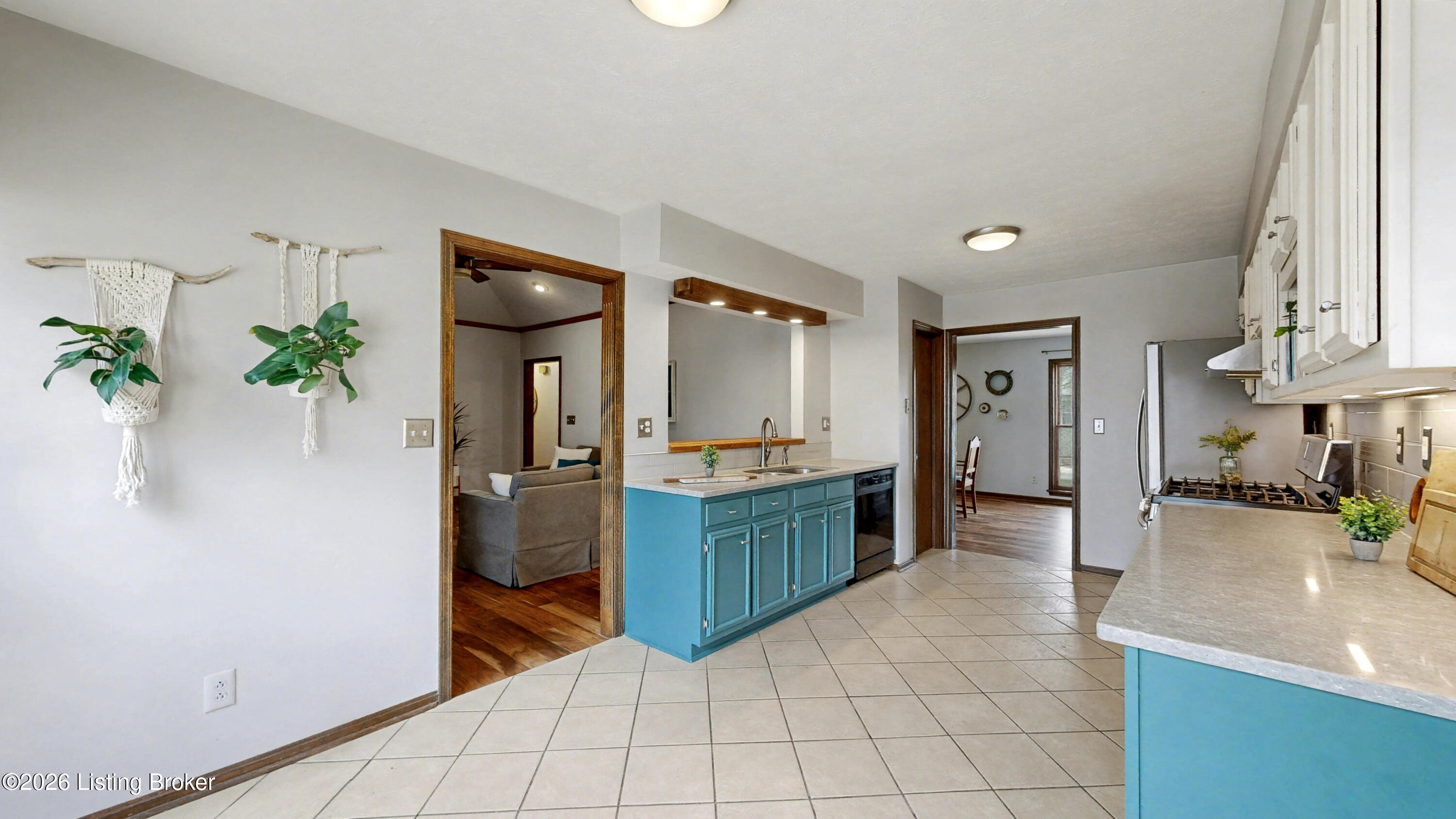 1304 Holsworth Ln
