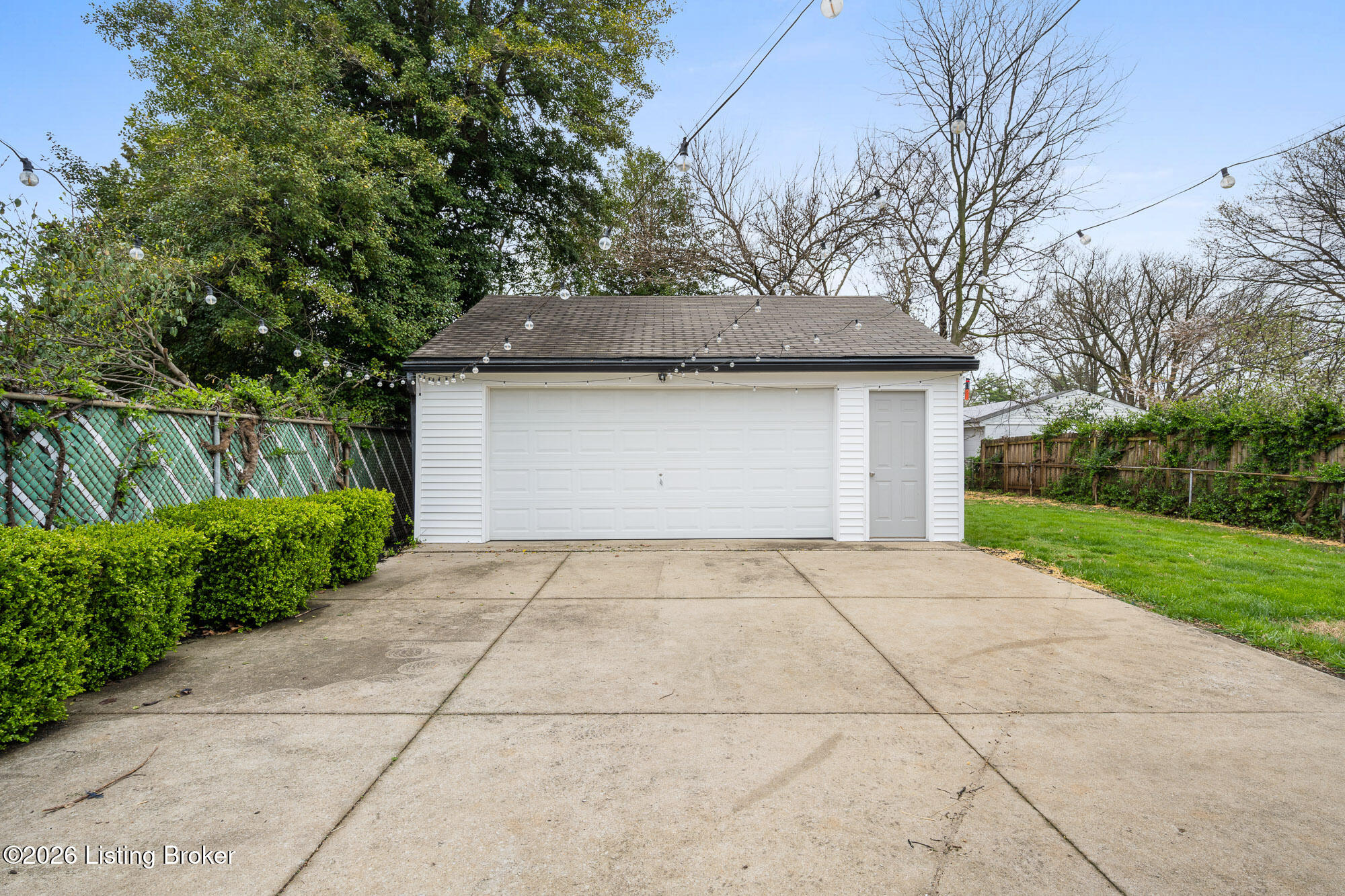1605 Military Ave