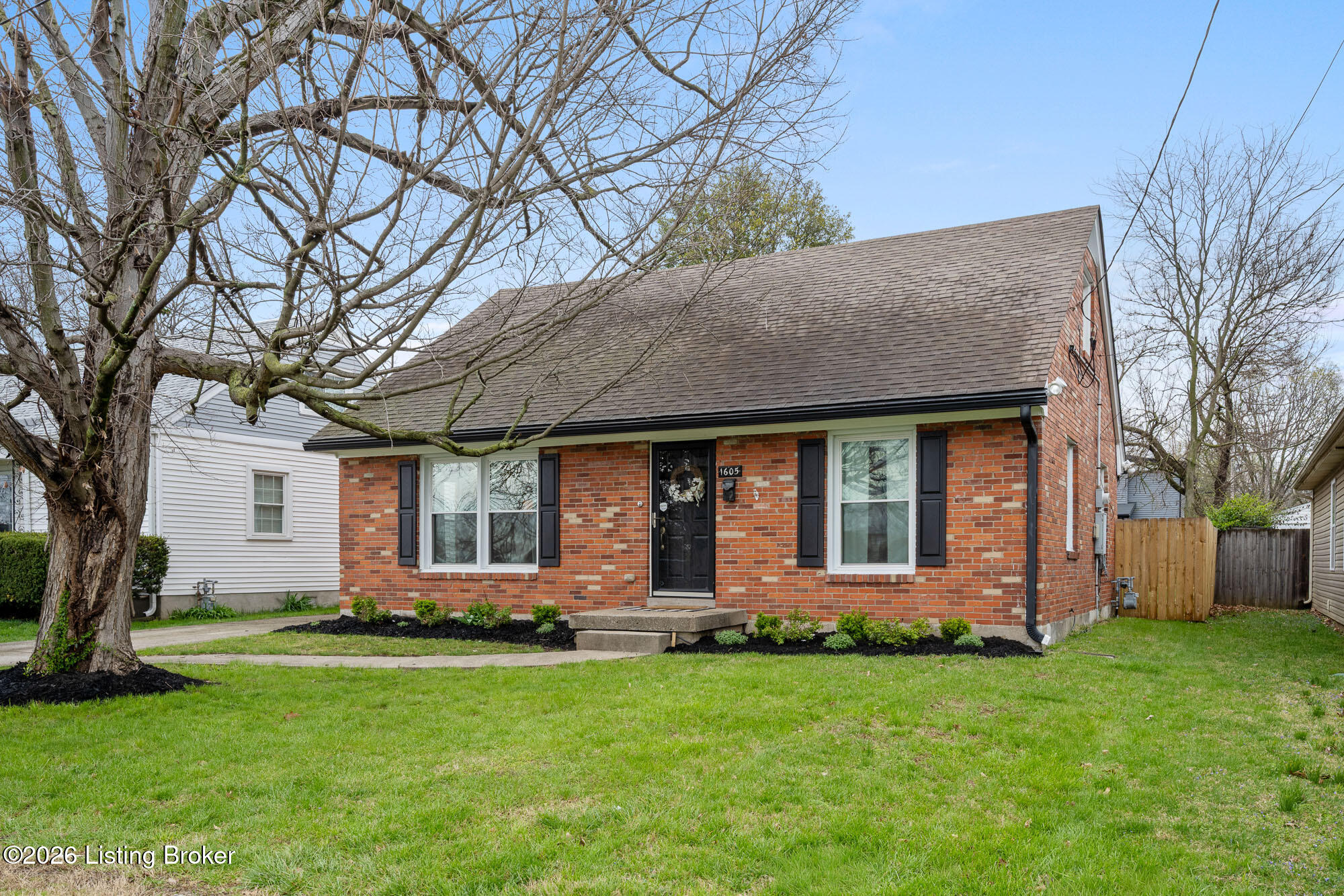 1605 Military Ave