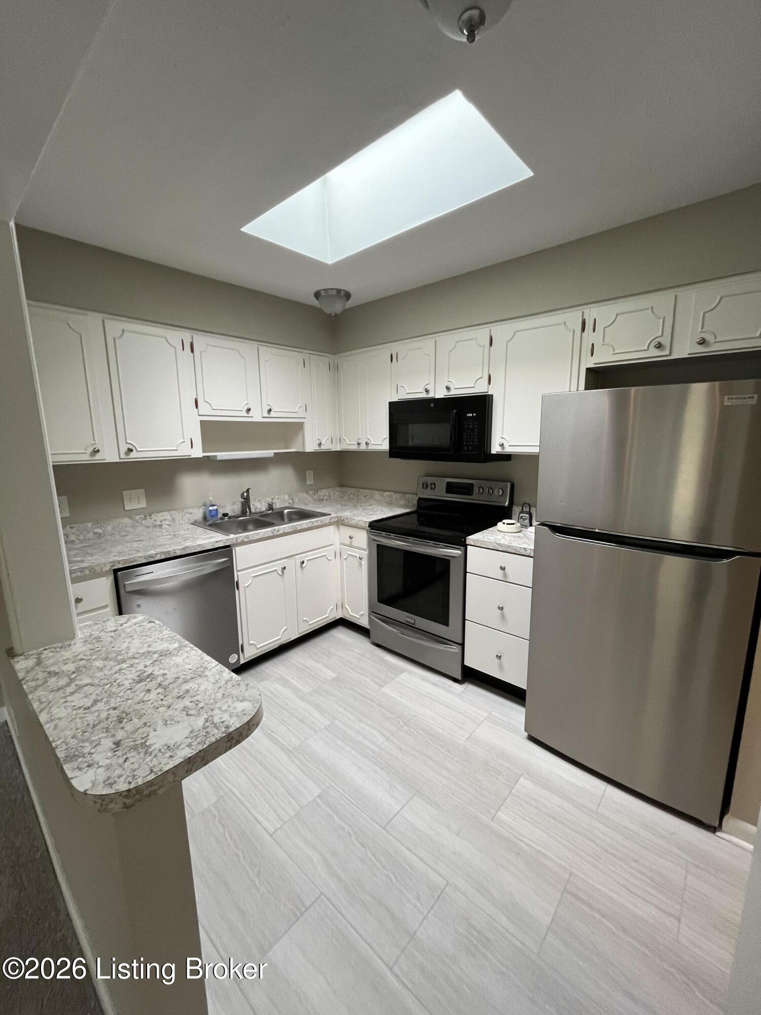 1935 Gardiner Ln H130