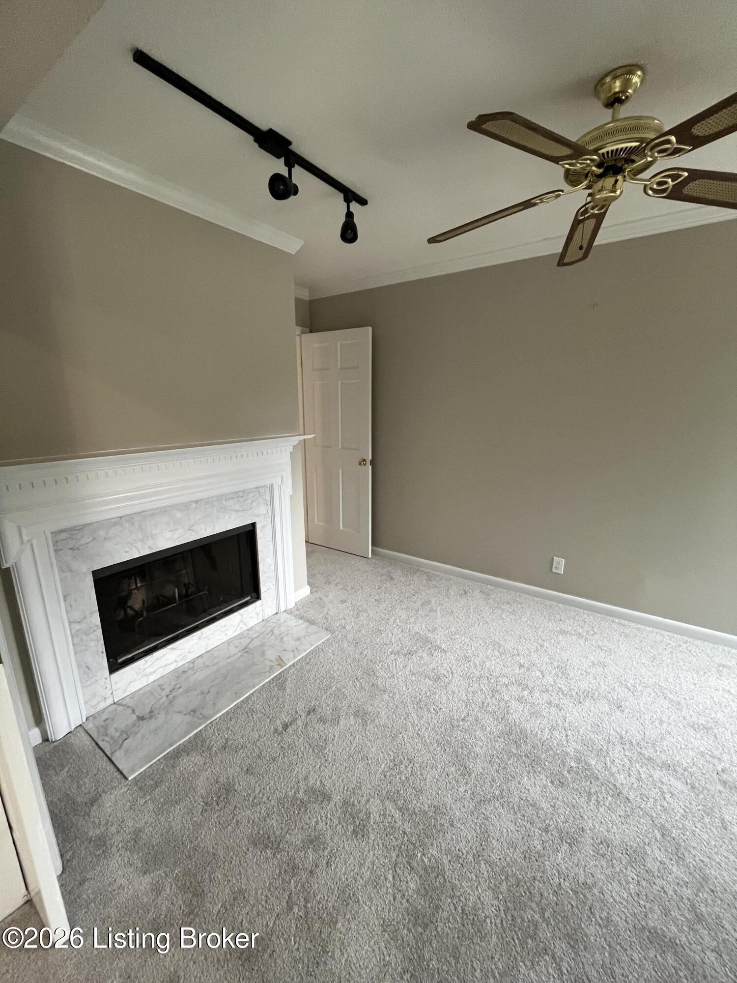 1935 Gardiner Ln H130
