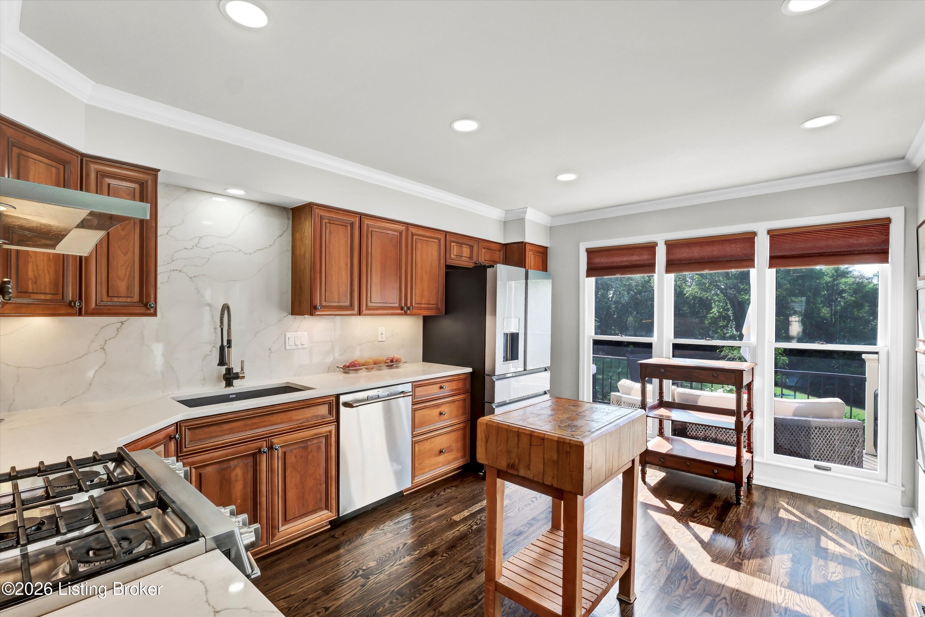 1104 Chamberlain Hill Rd
