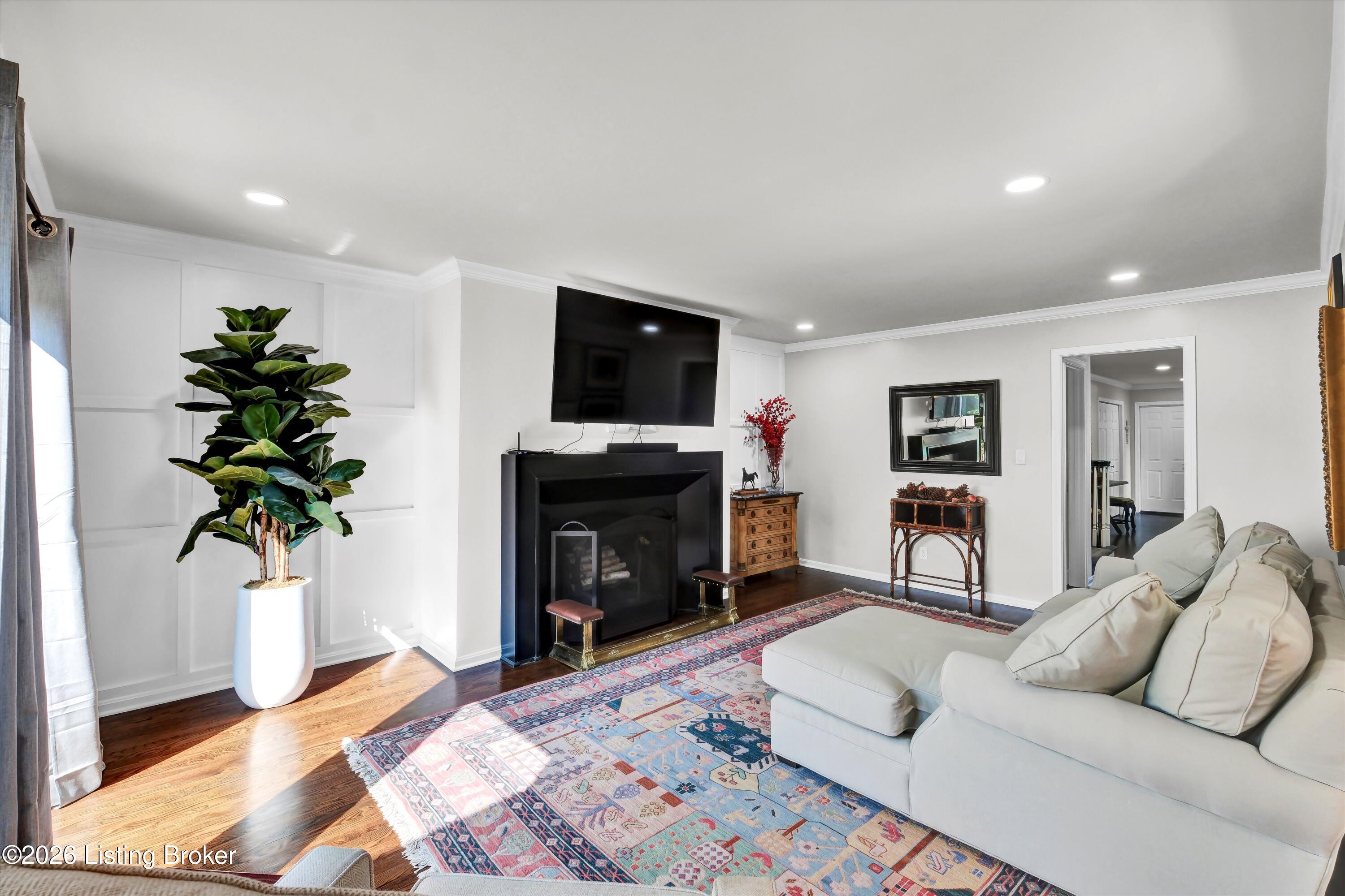 1104 Chamberlain Hill Rd