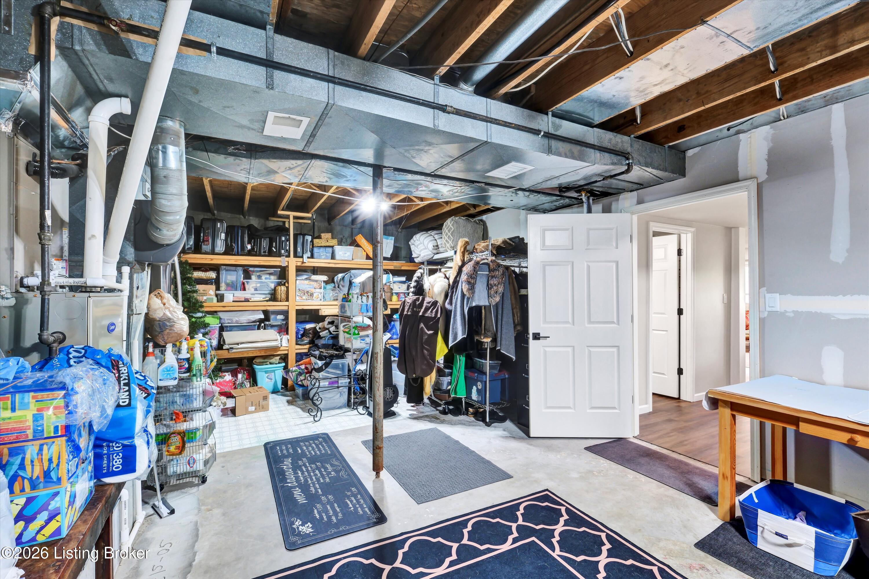 1104 Chamberlain Hill Rd