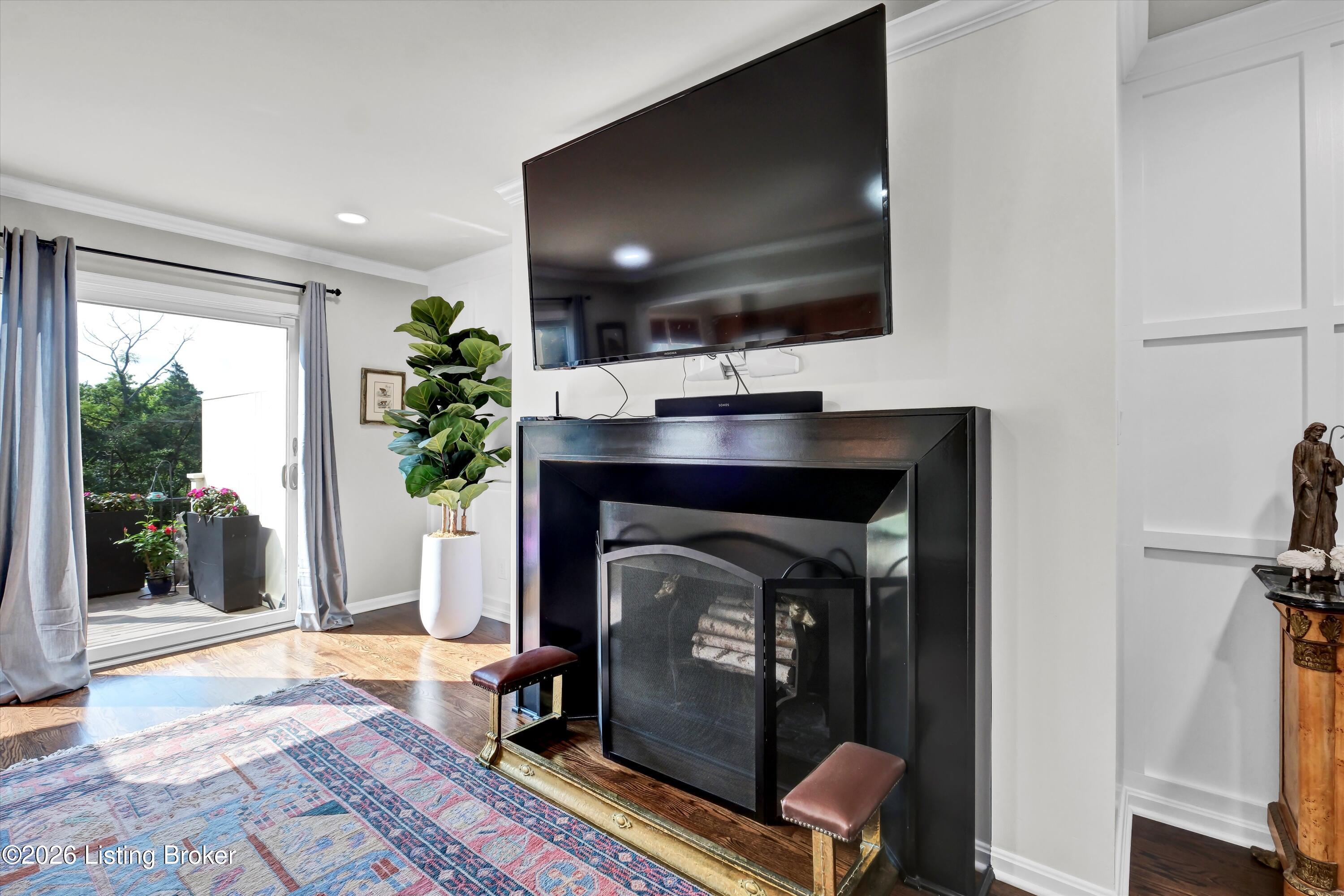 1104 Chamberlain Hill Rd