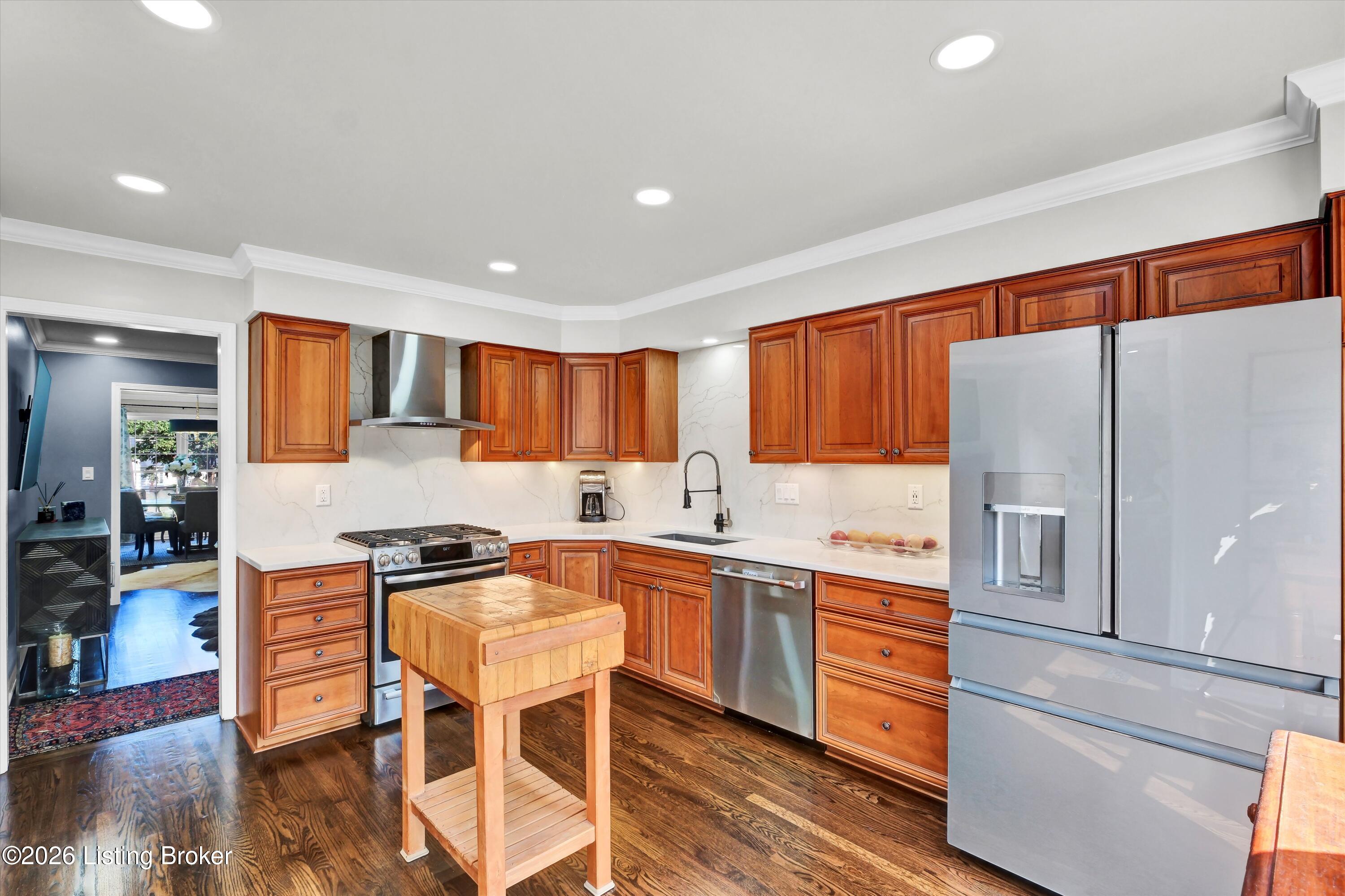 1104 Chamberlain Hill Rd