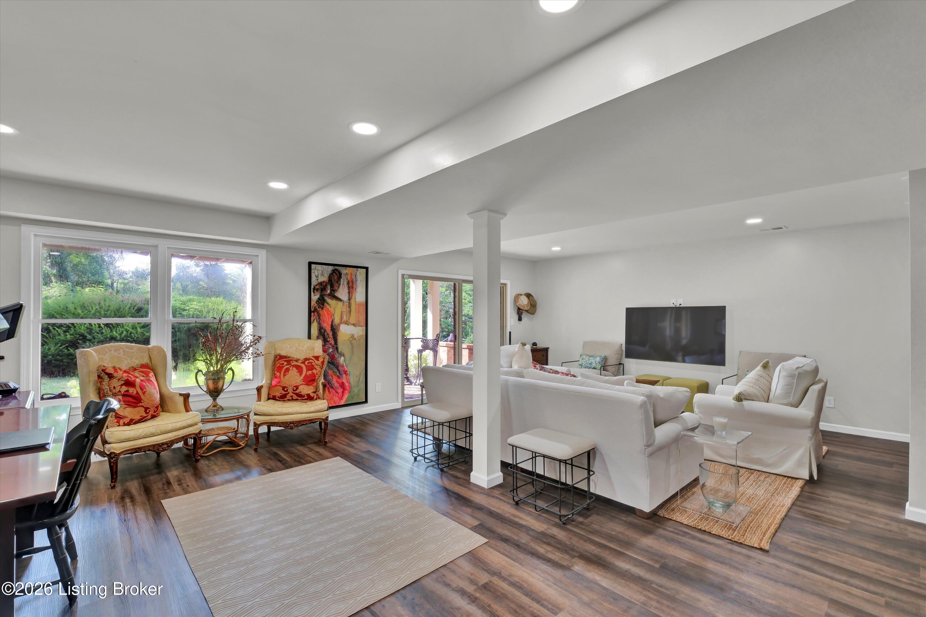 1104 Chamberlain Hill Rd