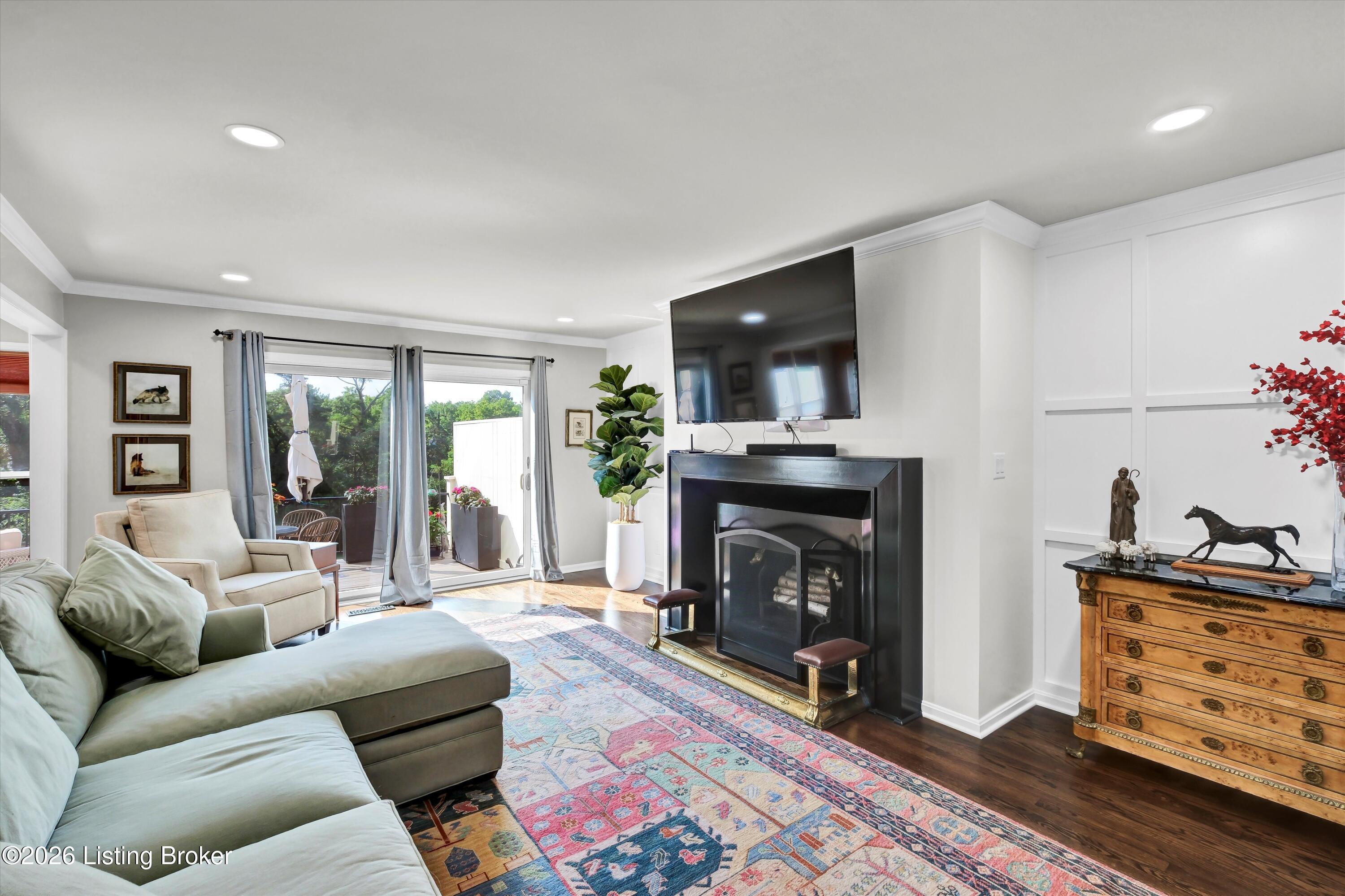 1104 Chamberlain Hill Rd
