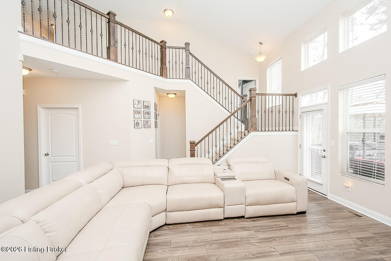 9921 Creek View Estates Dr