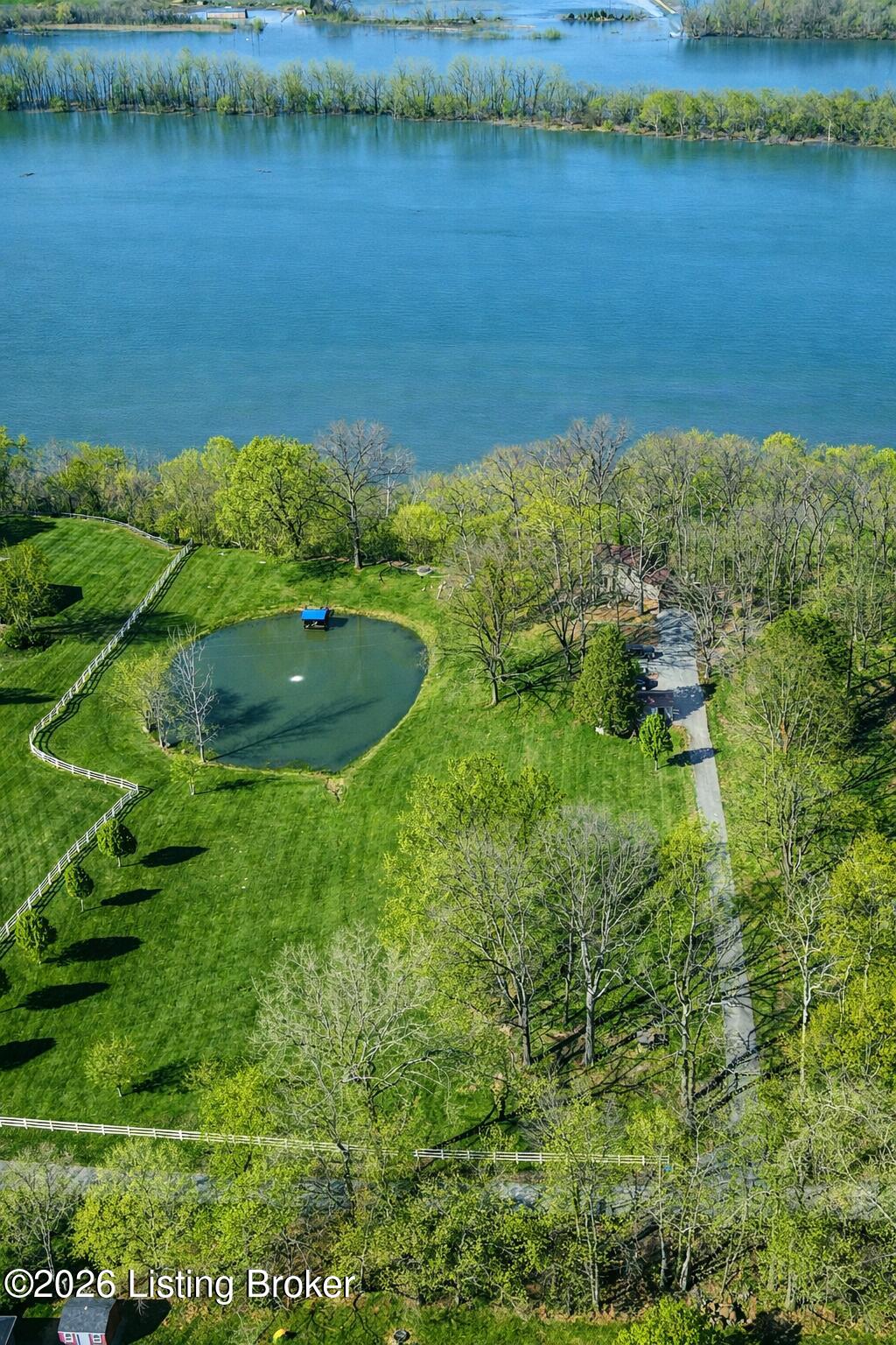 96 Lisa Dr